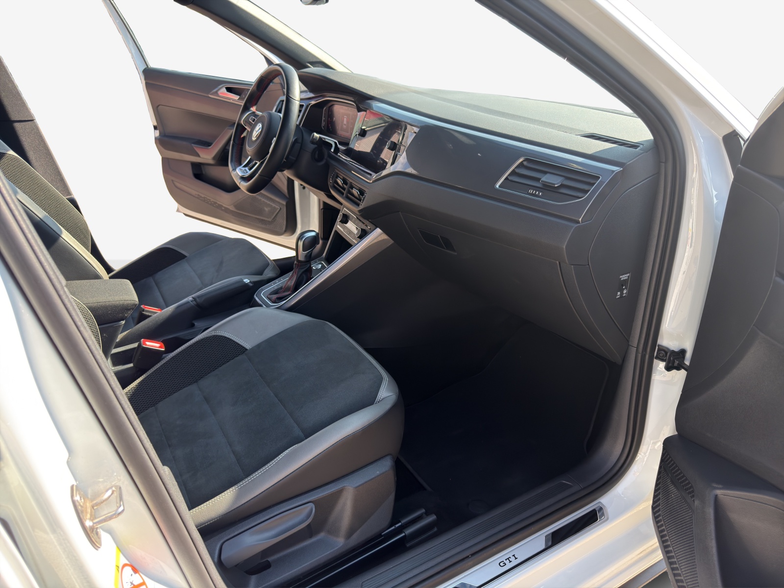 VW Polo 2.0 TSI GTI DSG-image-13