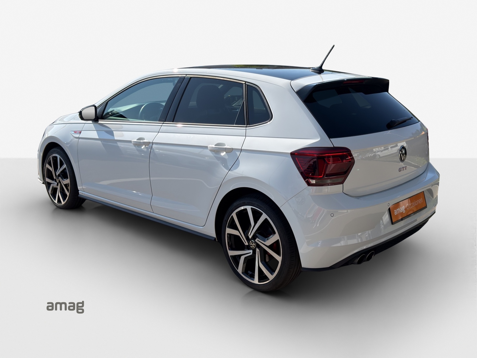 VW Polo 2.0 TSI GTI DSG-image-2