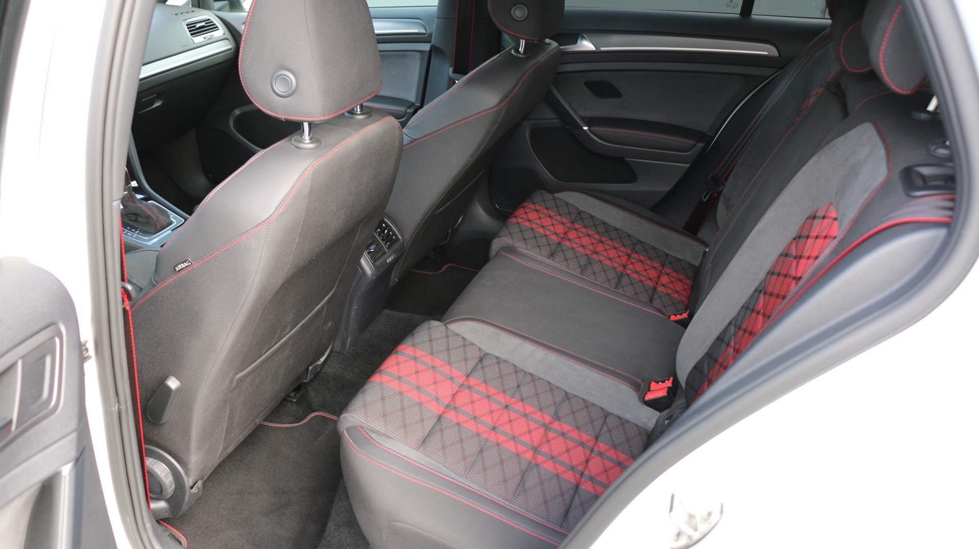 VW Golf 2.0 TSI GTI TCR-image-14