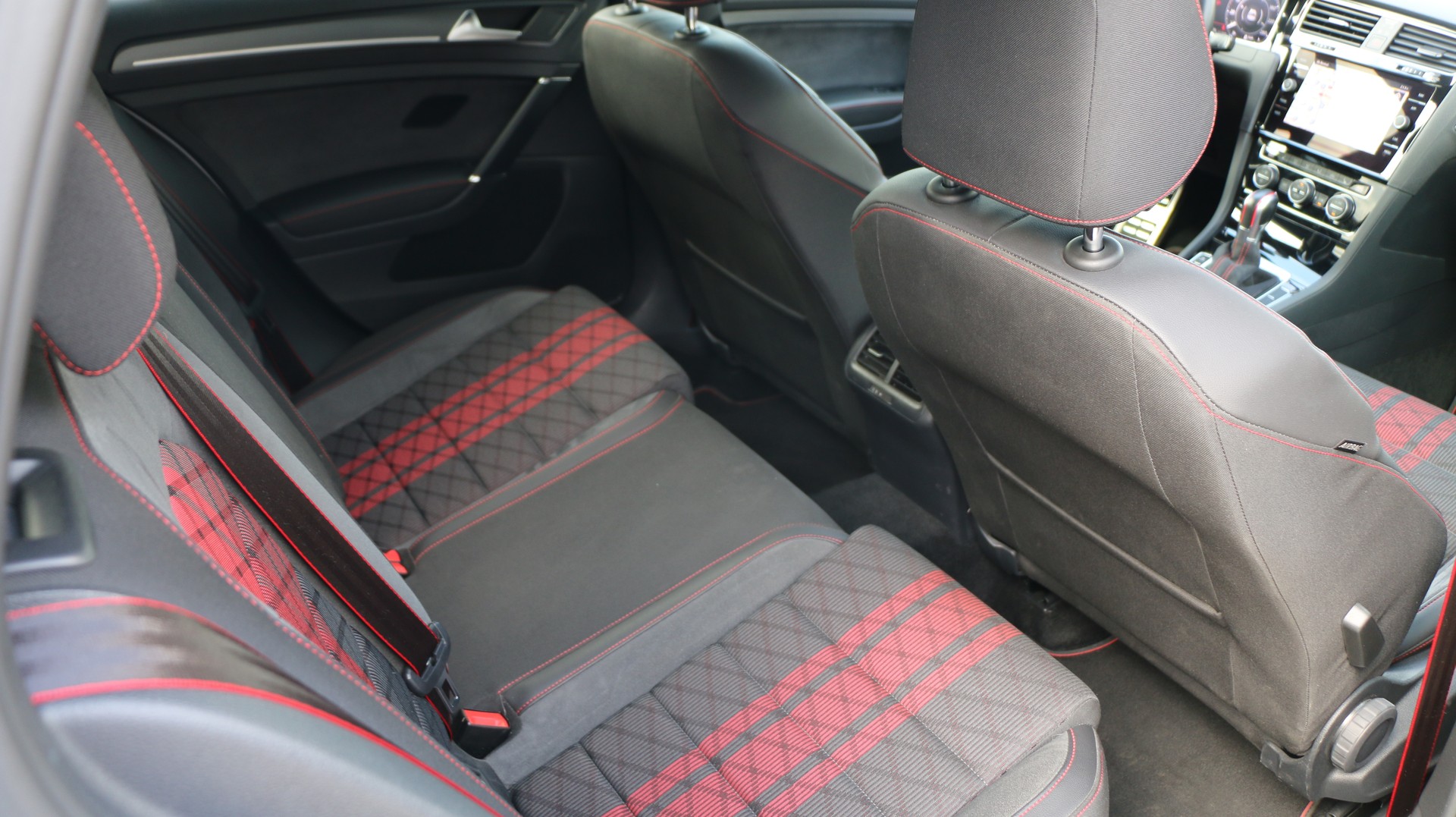 VW Golf 2.0 TSI GTI TCR-image-16