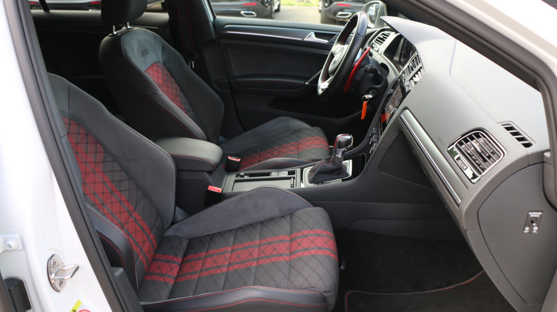 VW Golf 2.0 TSI GTI TCR-image-19