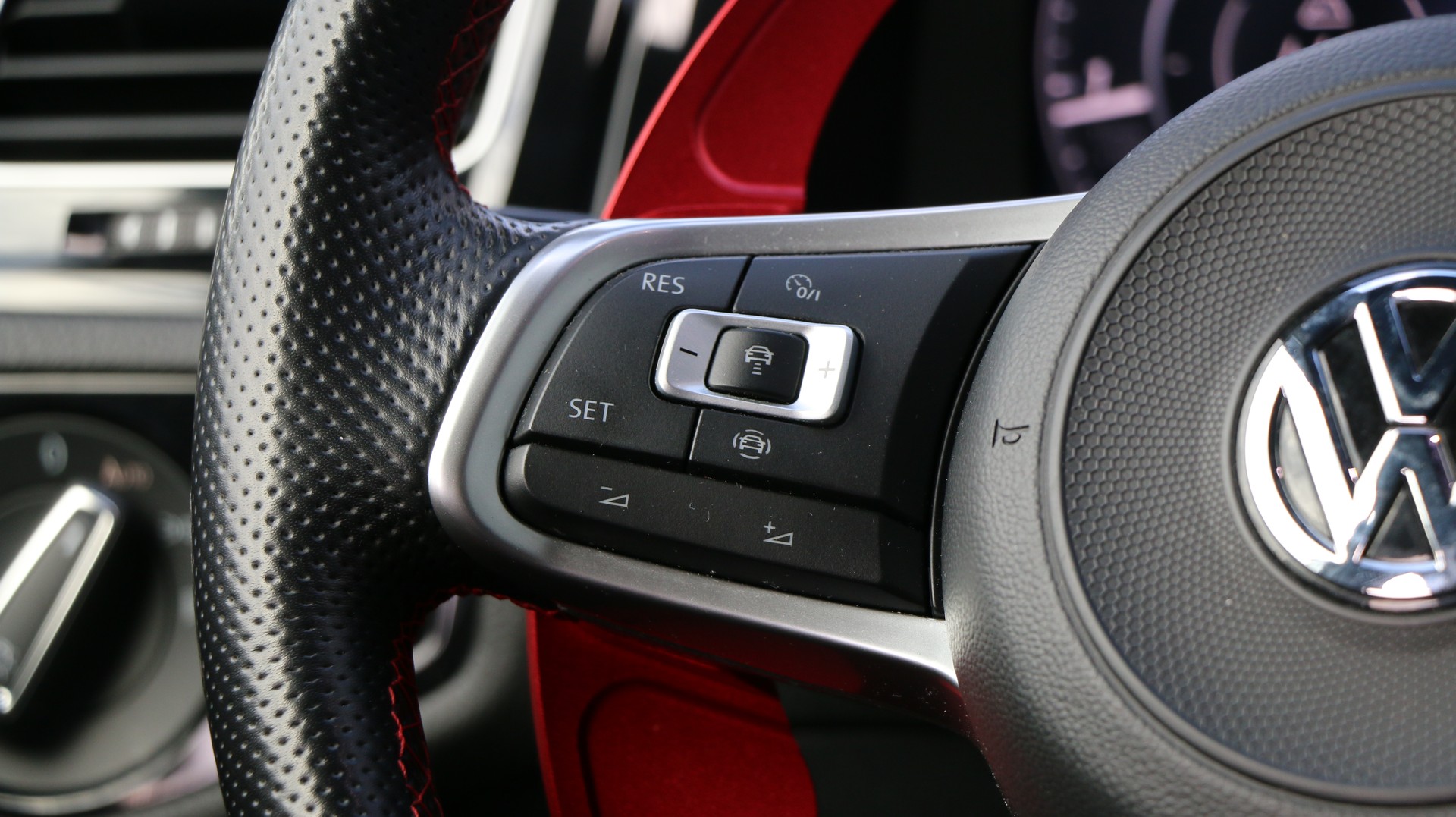 VW Golf 2.0 TSI GTI TCR-image-10