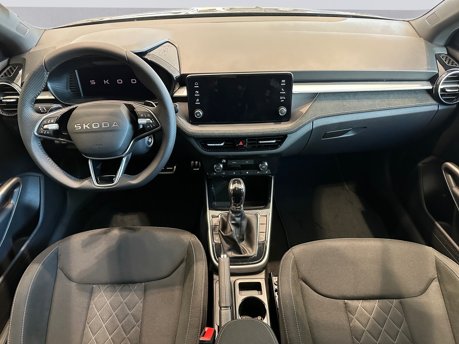 SKODA Fabia 1.0 TSI Dynamic DSG-image-10