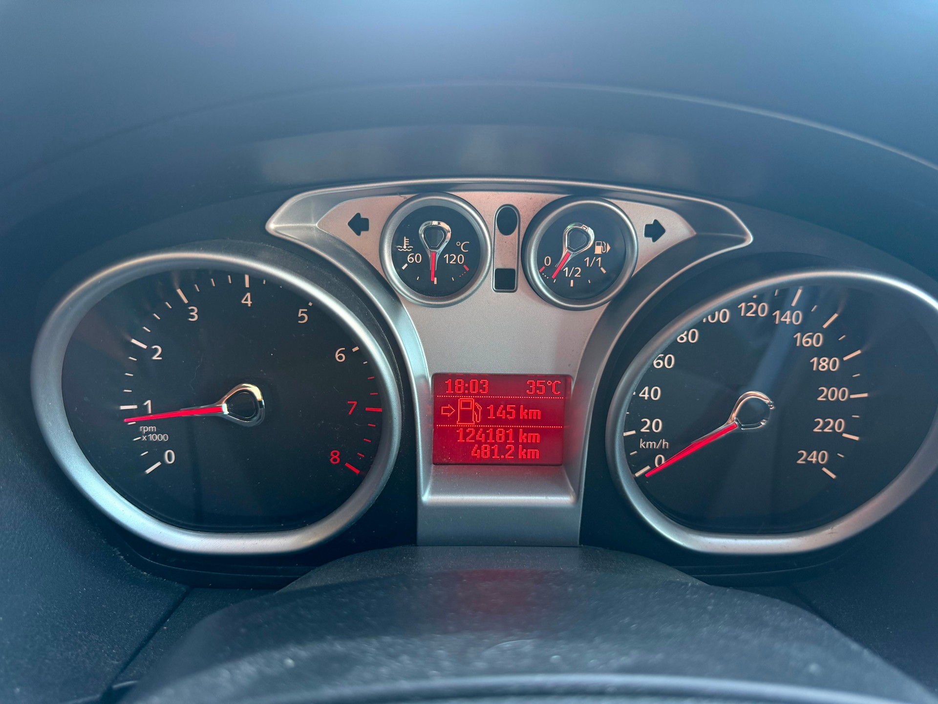 FORD Focus 1.6i VCT Carving-image-11