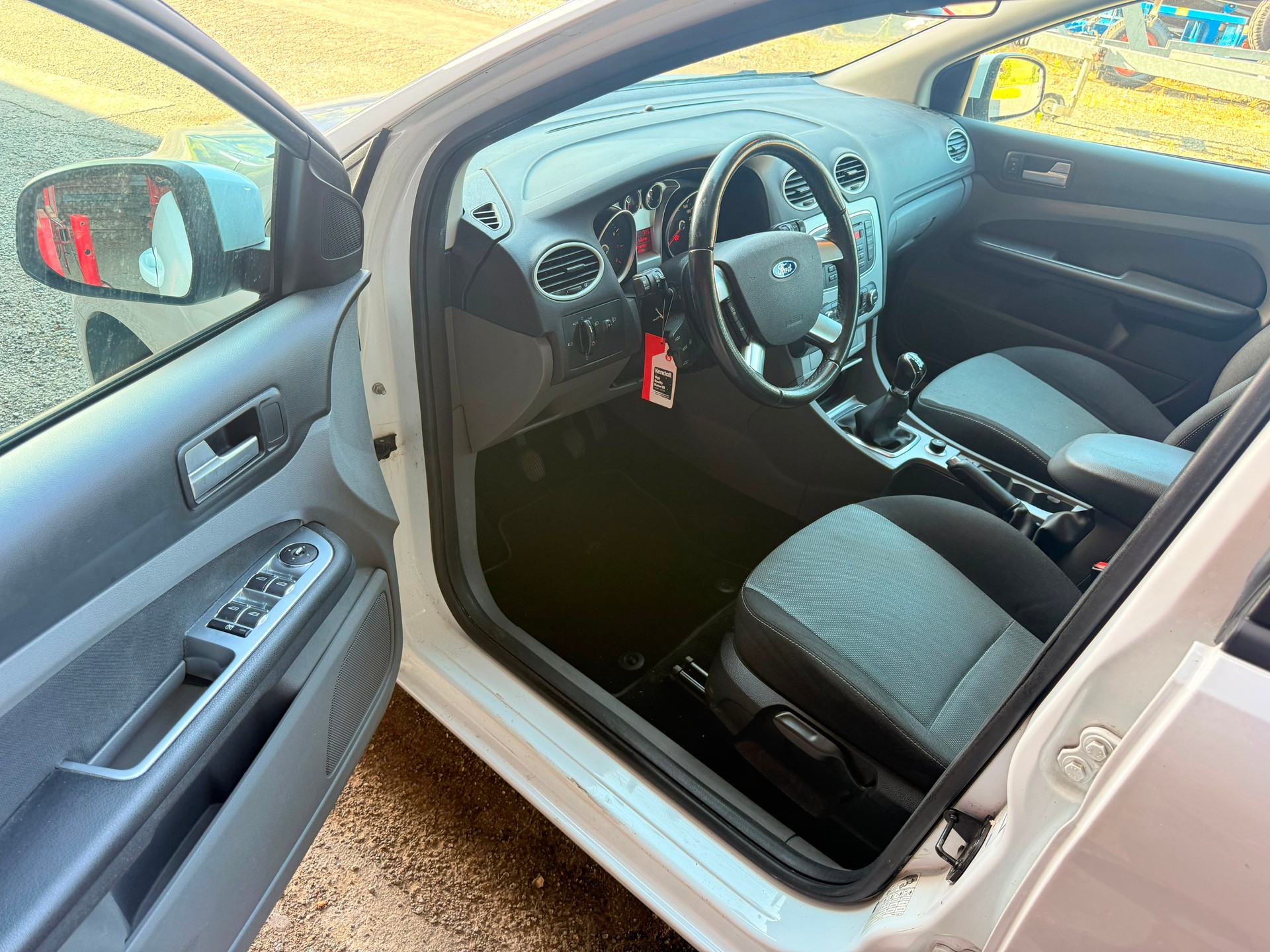 FORD Focus 1.6i VCT Carving-image-12