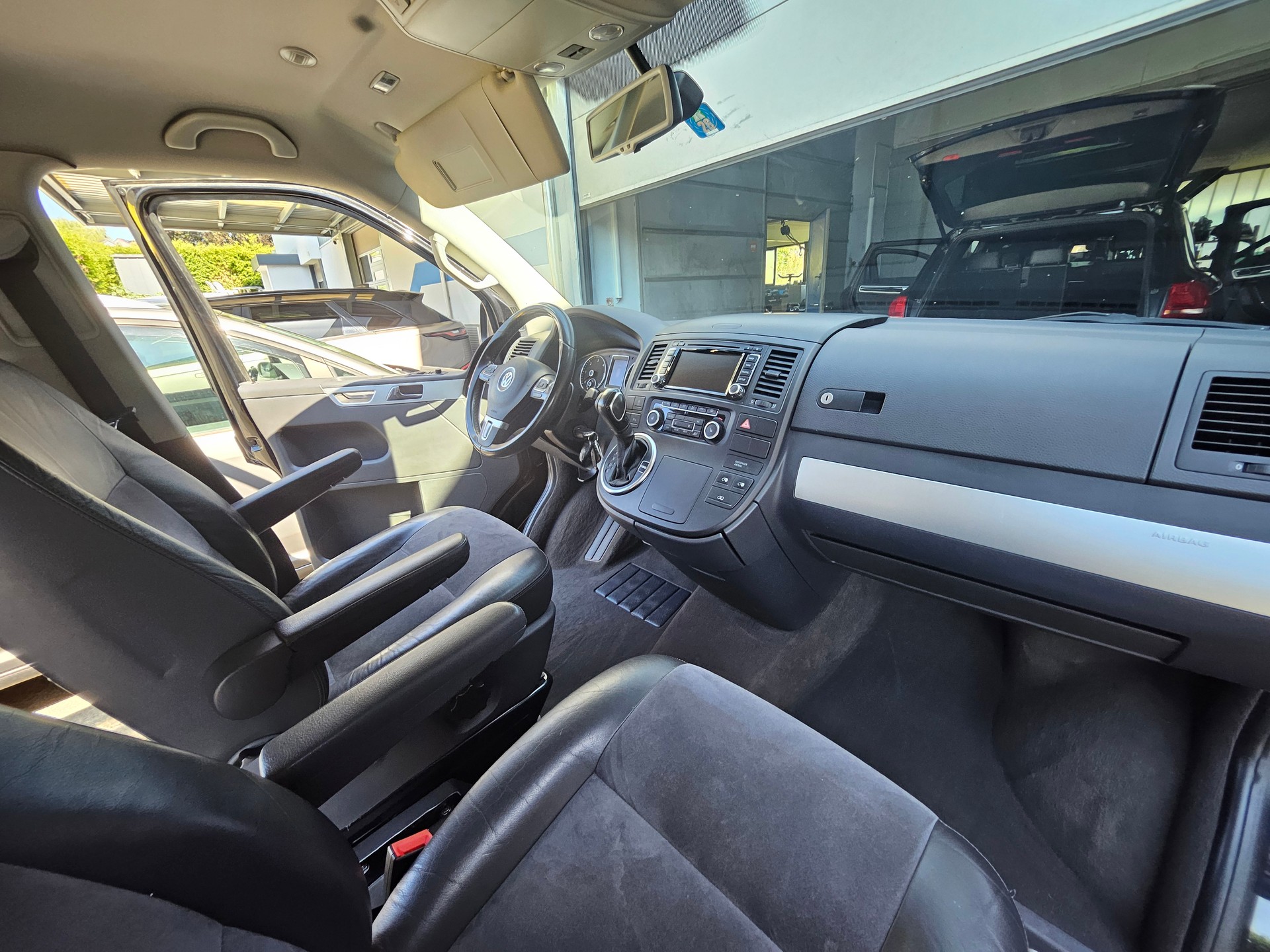 VW T5 Multivan 2.0 Bi-TDI CR Highline 4Motion DSG-image-9