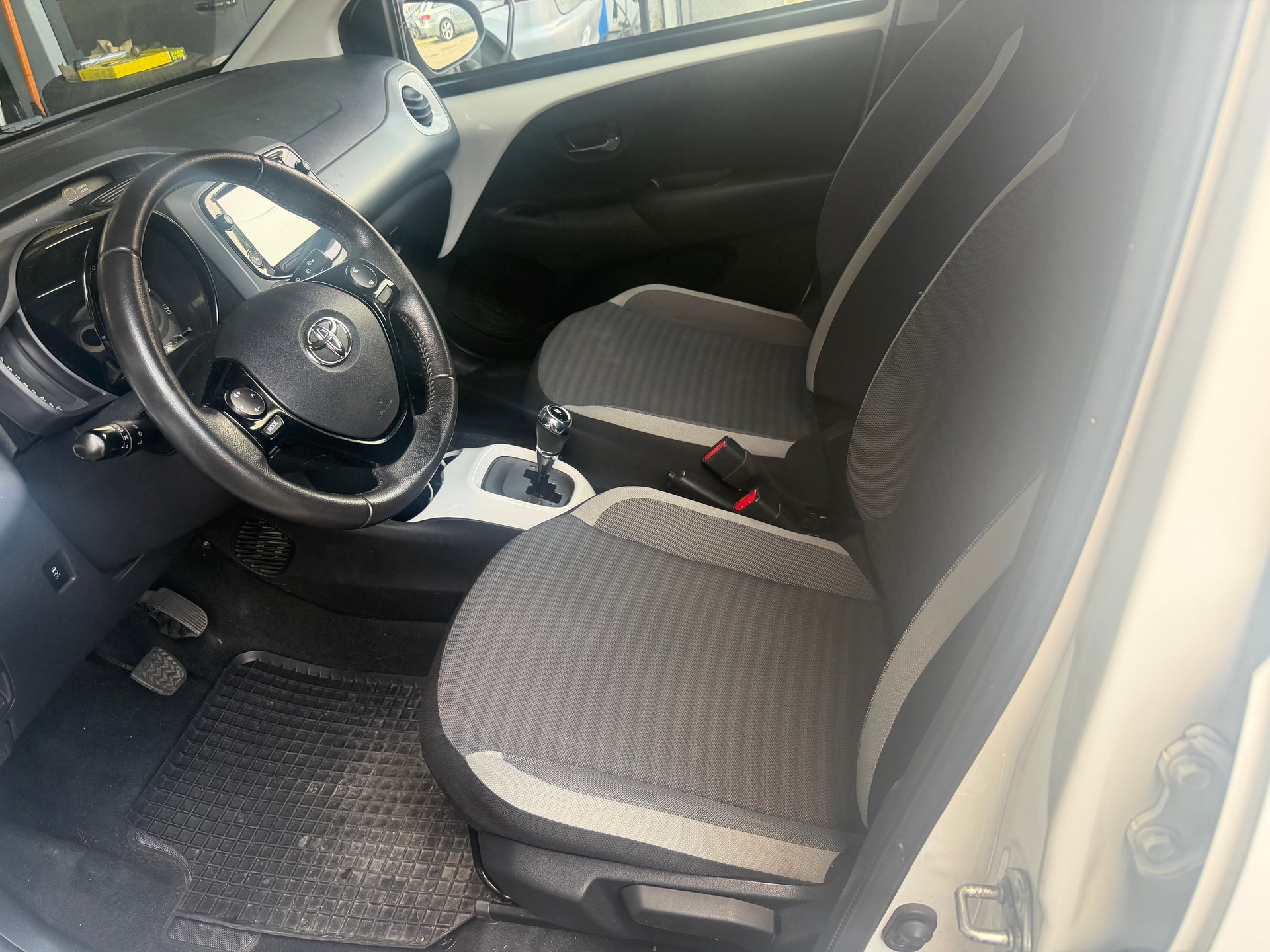 TOYOTA Aygo 1.0 VVT-i X-shift Trend-image-4