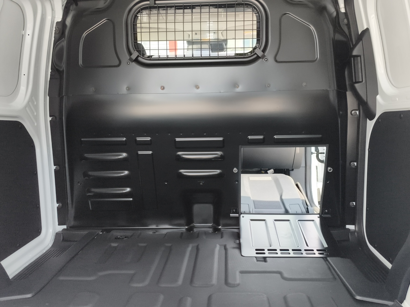 FORD Transit Courier Van 1.0 EcoBoost Trend-image-11