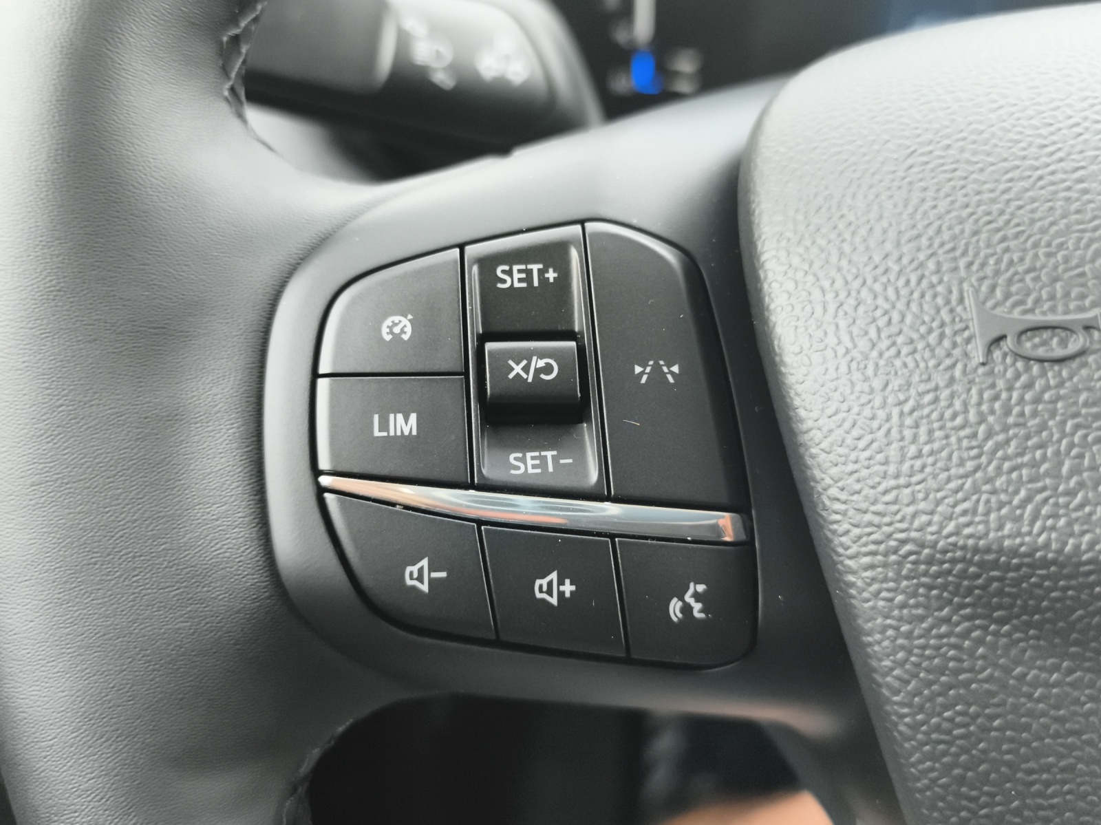 FORD Transit Courier Van 1.0 EcoBoost Trend-image-13