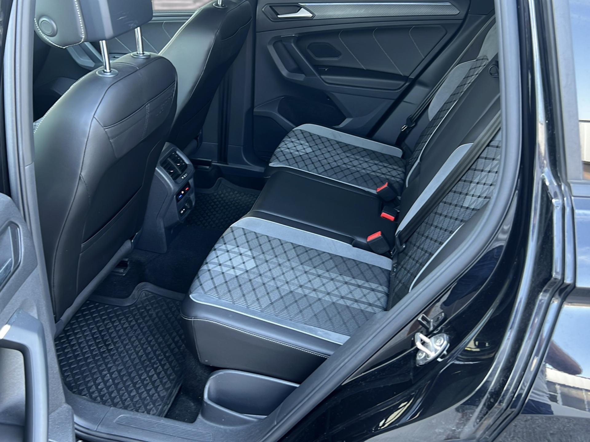 VW Tiguan 2.0 TDI SCR R-Line DSG-image-19