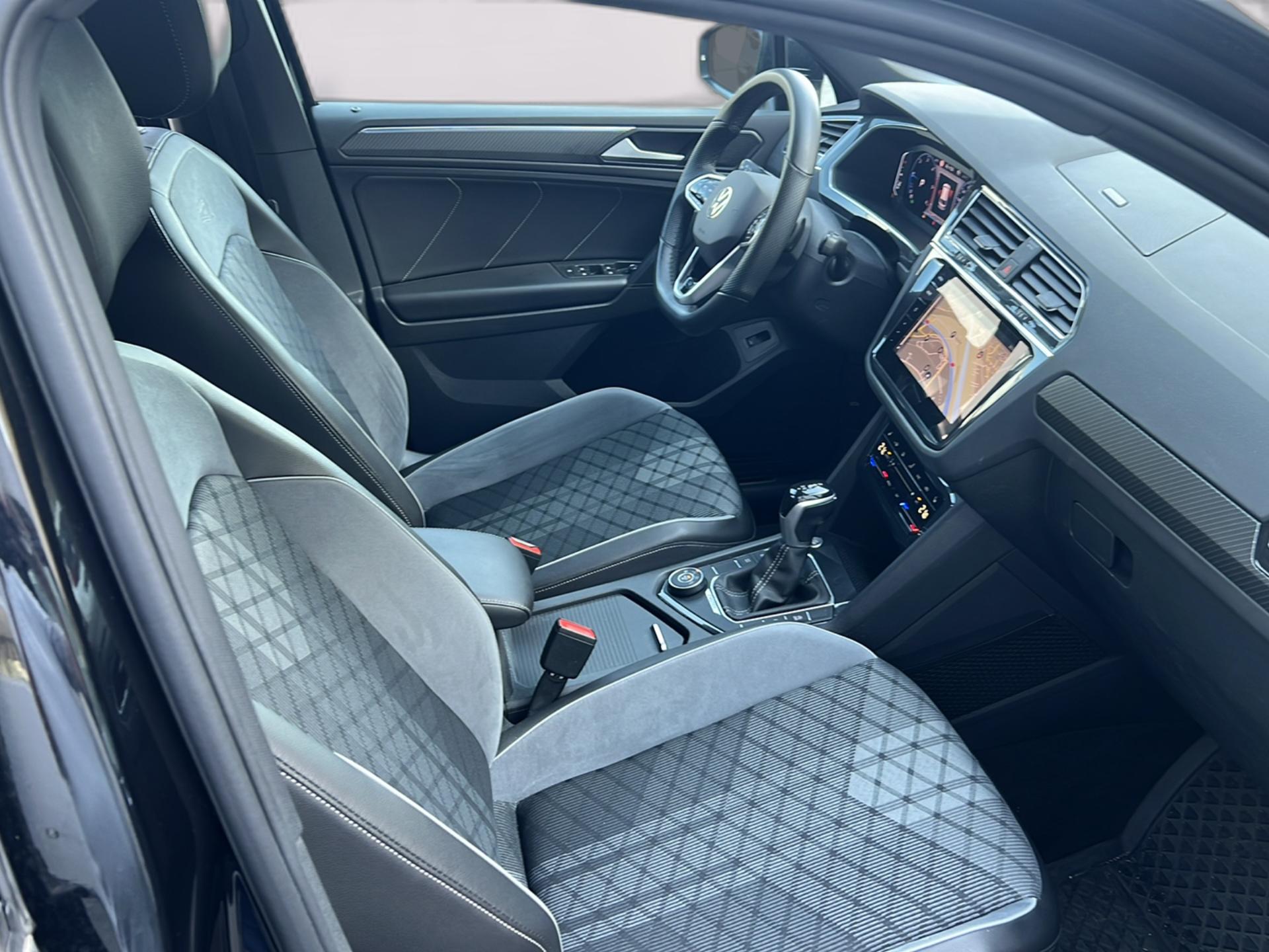 VW Tiguan 2.0 TDI SCR R-Line DSG-image-14