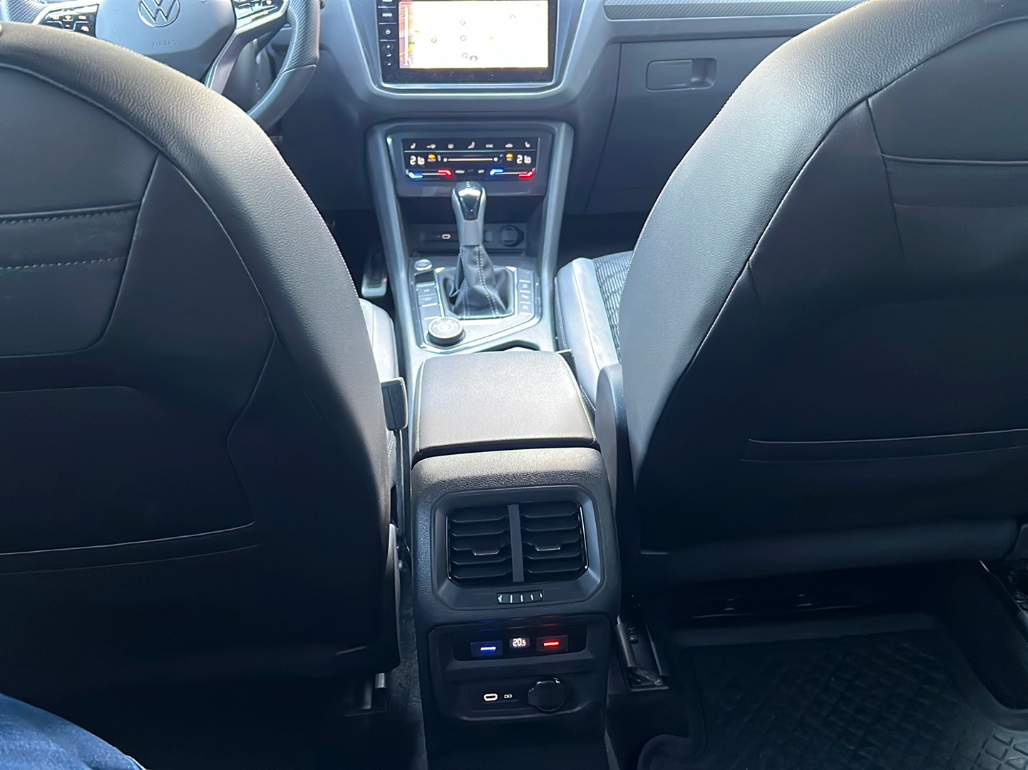 VW Tiguan 2.0 TDI SCR R-Line DSG-image-15