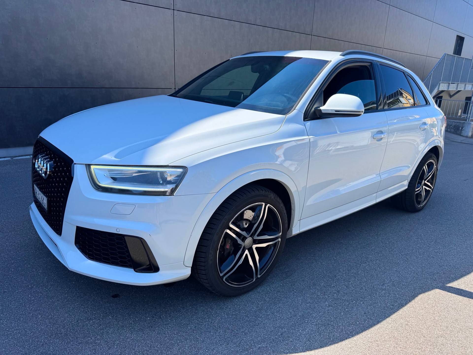 AUDI RS Q3 2.5 TFSI quattro S-tronic-image-3