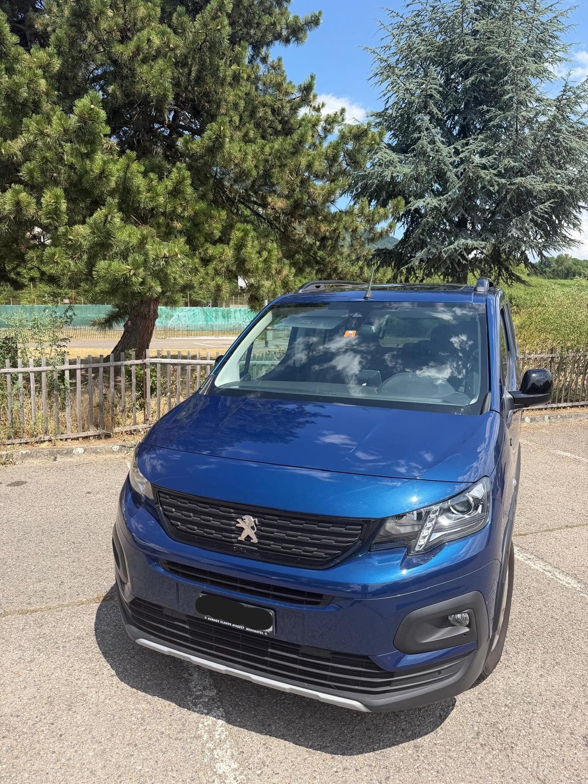 PEUGEOT 1.5 BlueHDi 130 GT Line-image-1