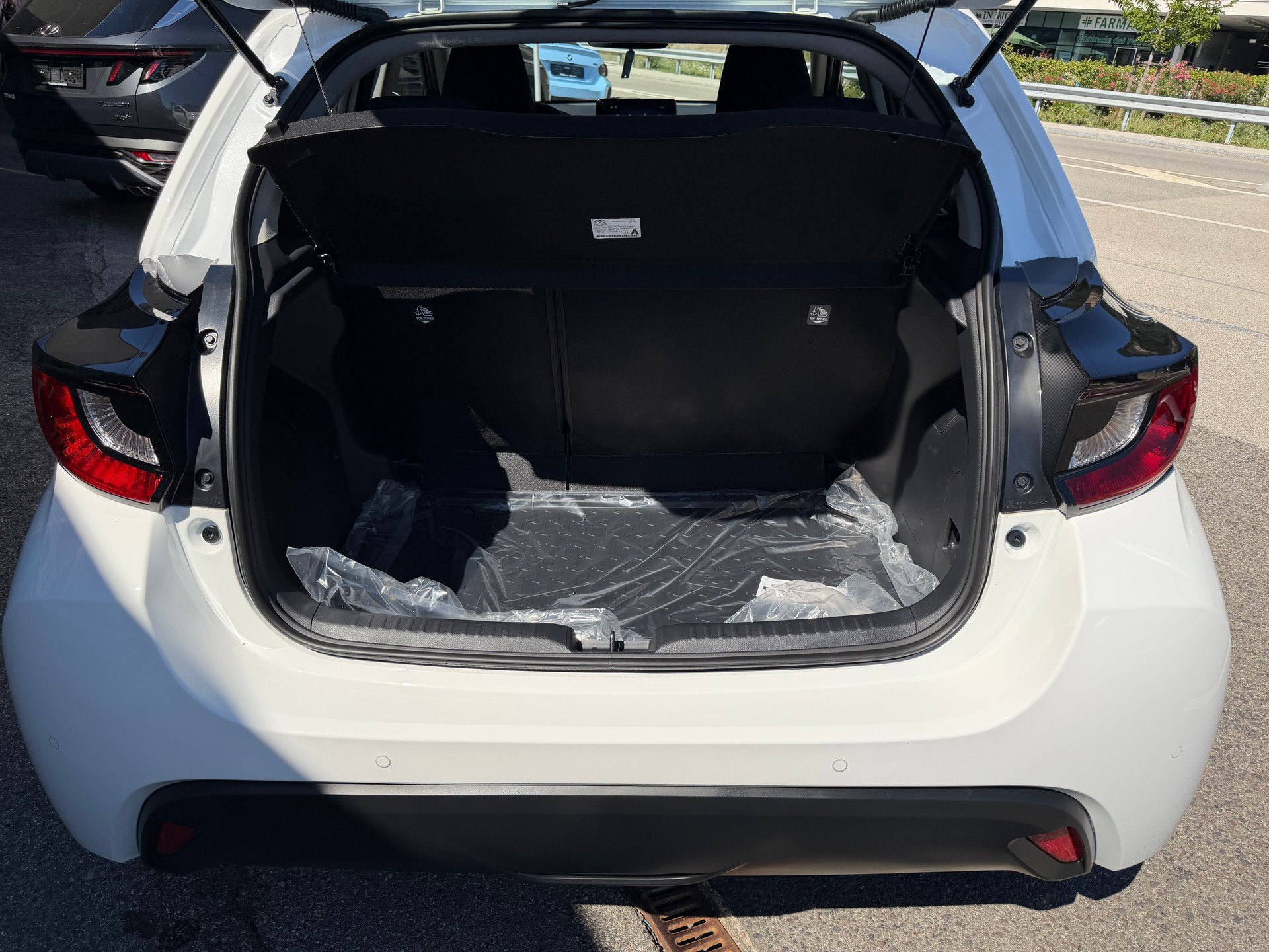 TOYOTA Yaris 1.5 Comfort e-CVT-image-7