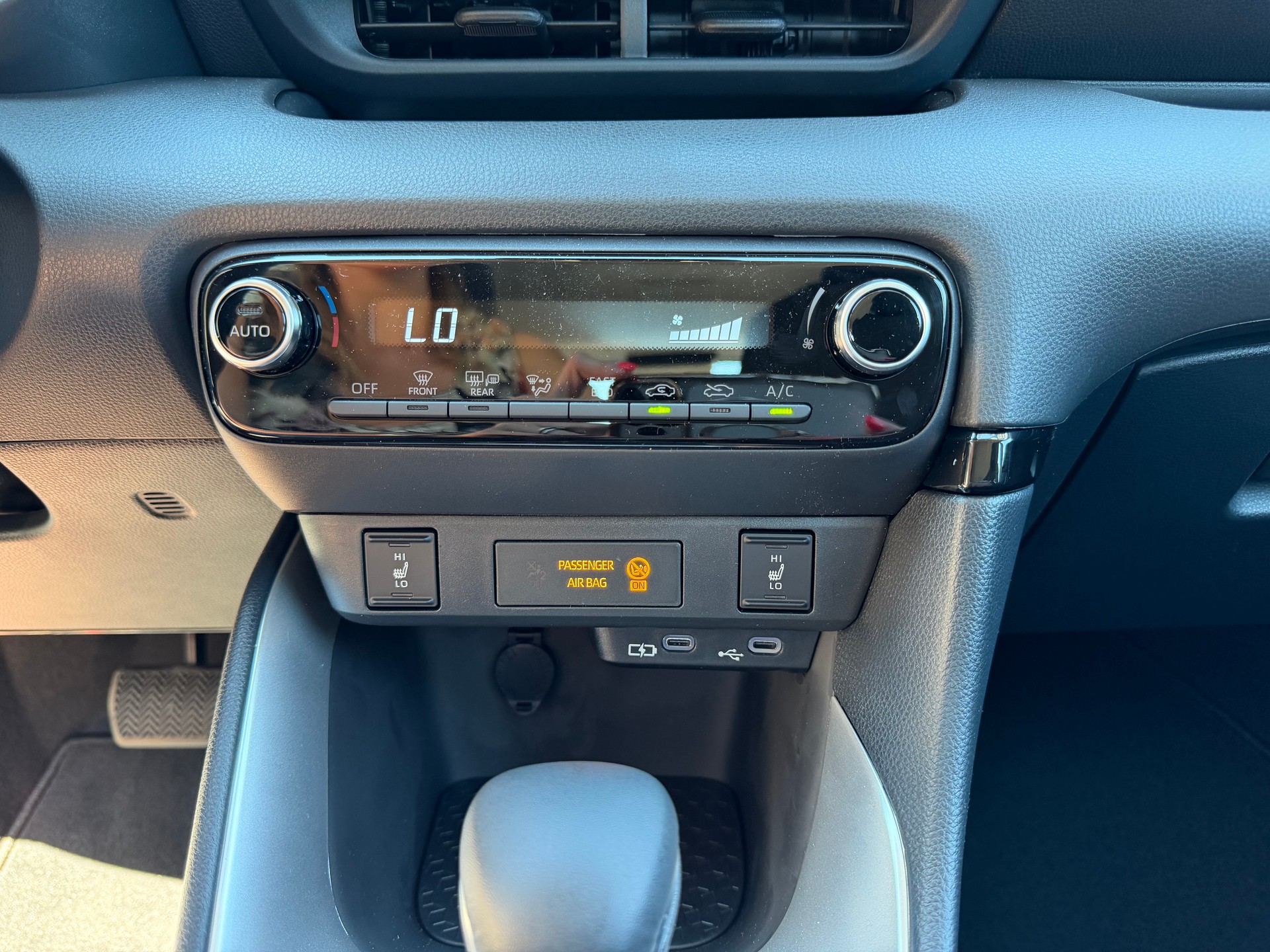TOYOTA Yaris 1.5 Comfort e-CVT-image-12