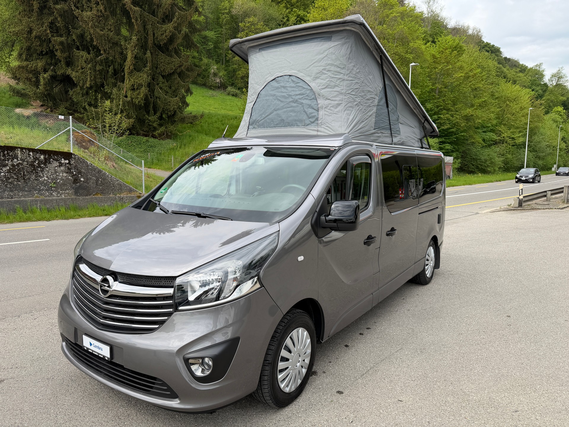 OPEL VIVARO-image-0