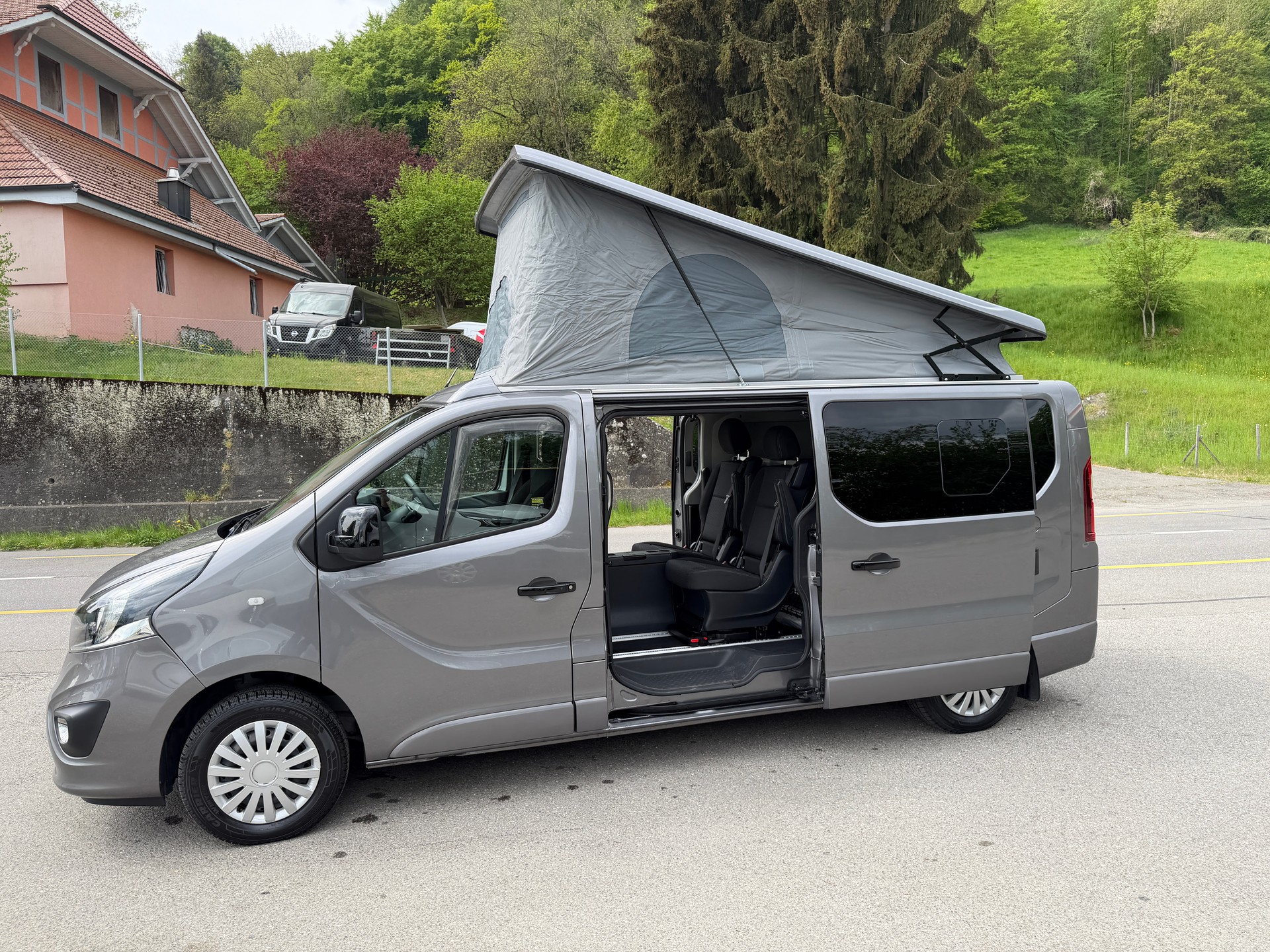 OPEL VIVARO-image-5