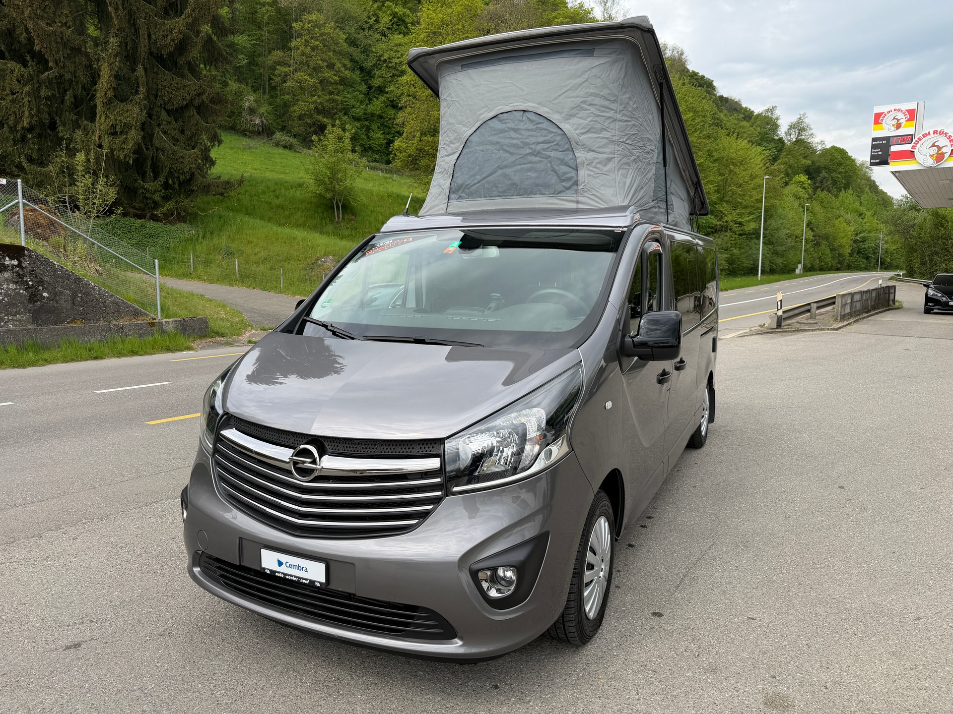 OPEL VIVARO-image-1