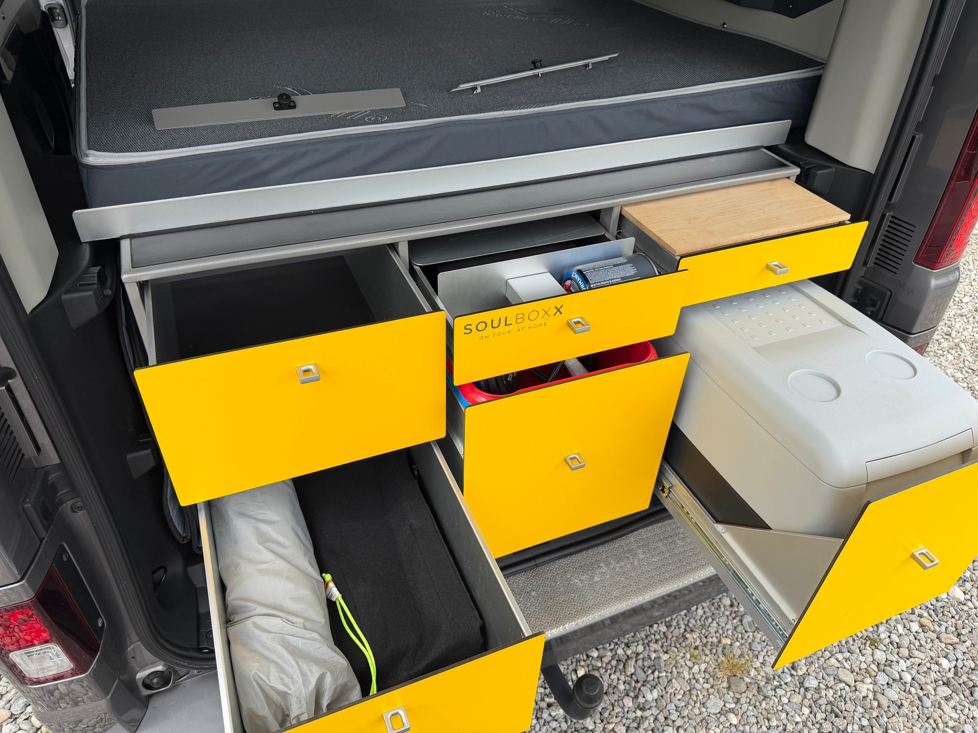 OPEL VIVARO-image-12