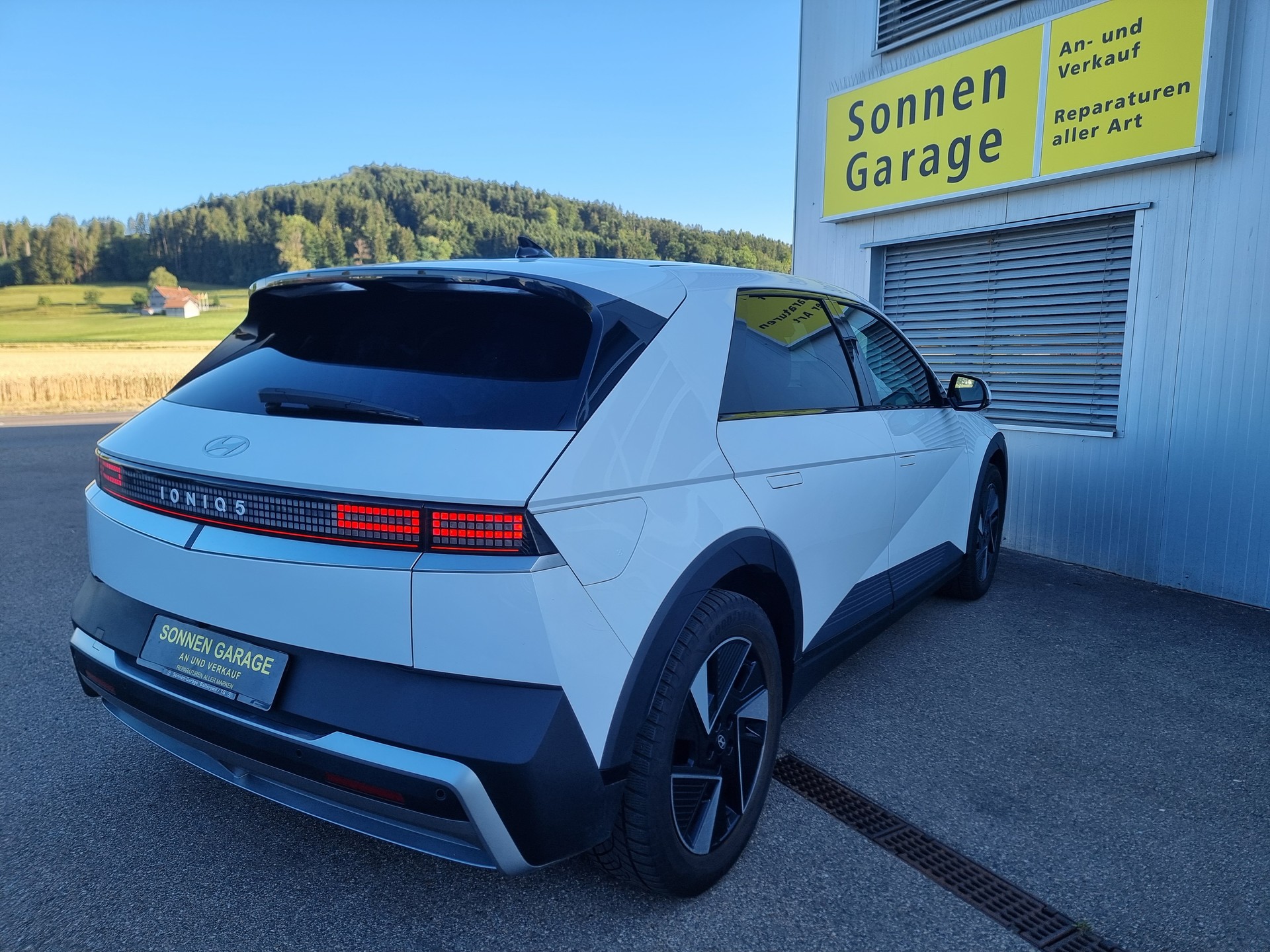HYUNDAI Ioniq 5 84 kWh Amplia 2WD-image-14