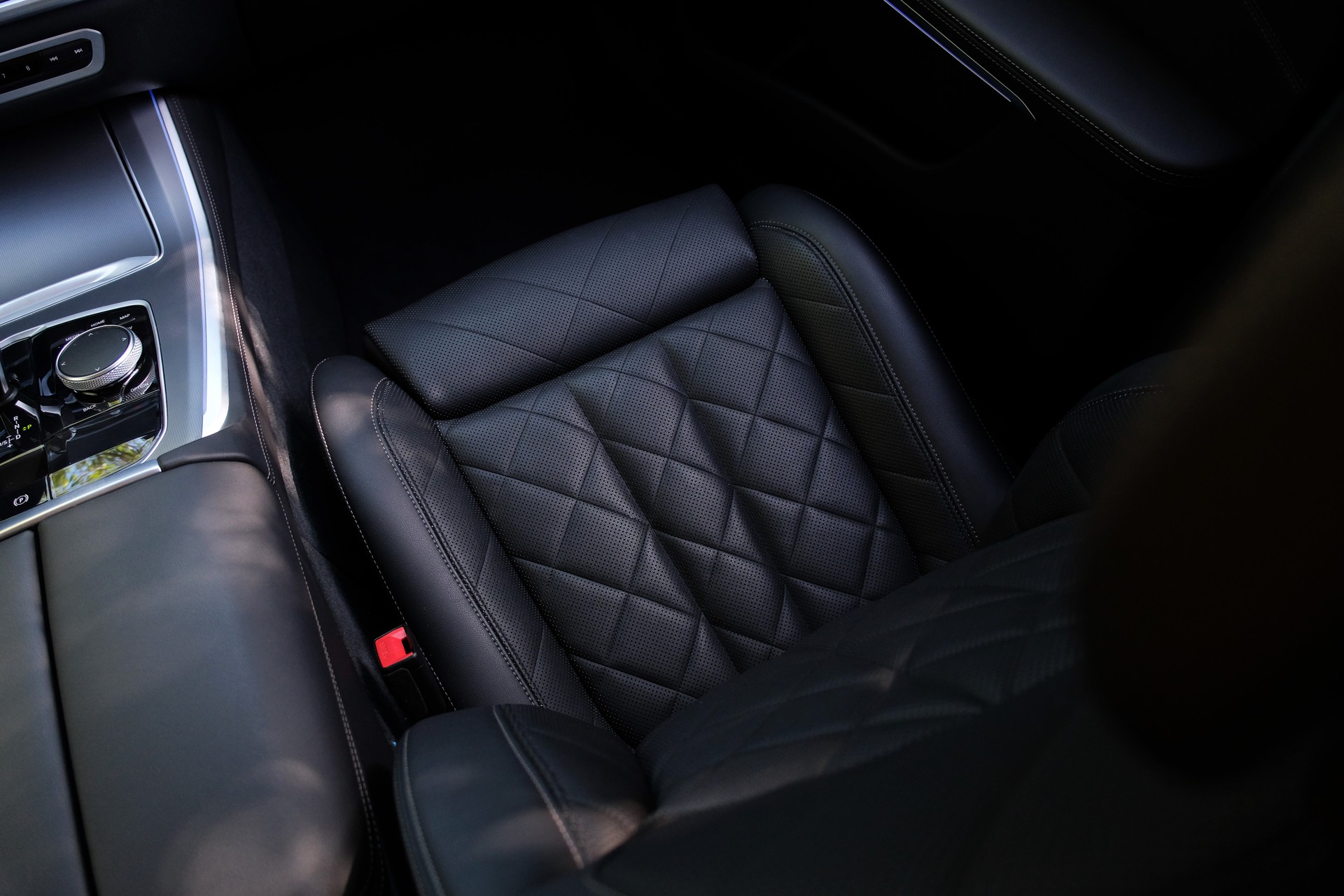 BMW X5 xDrive 48V 40i Steptronic-image-14