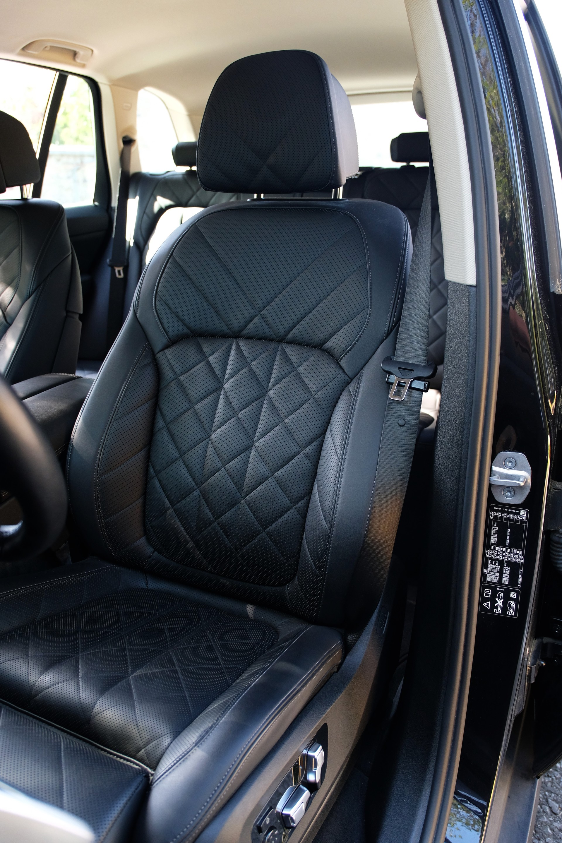 BMW X5 xDrive 48V 40i Steptronic-image-13