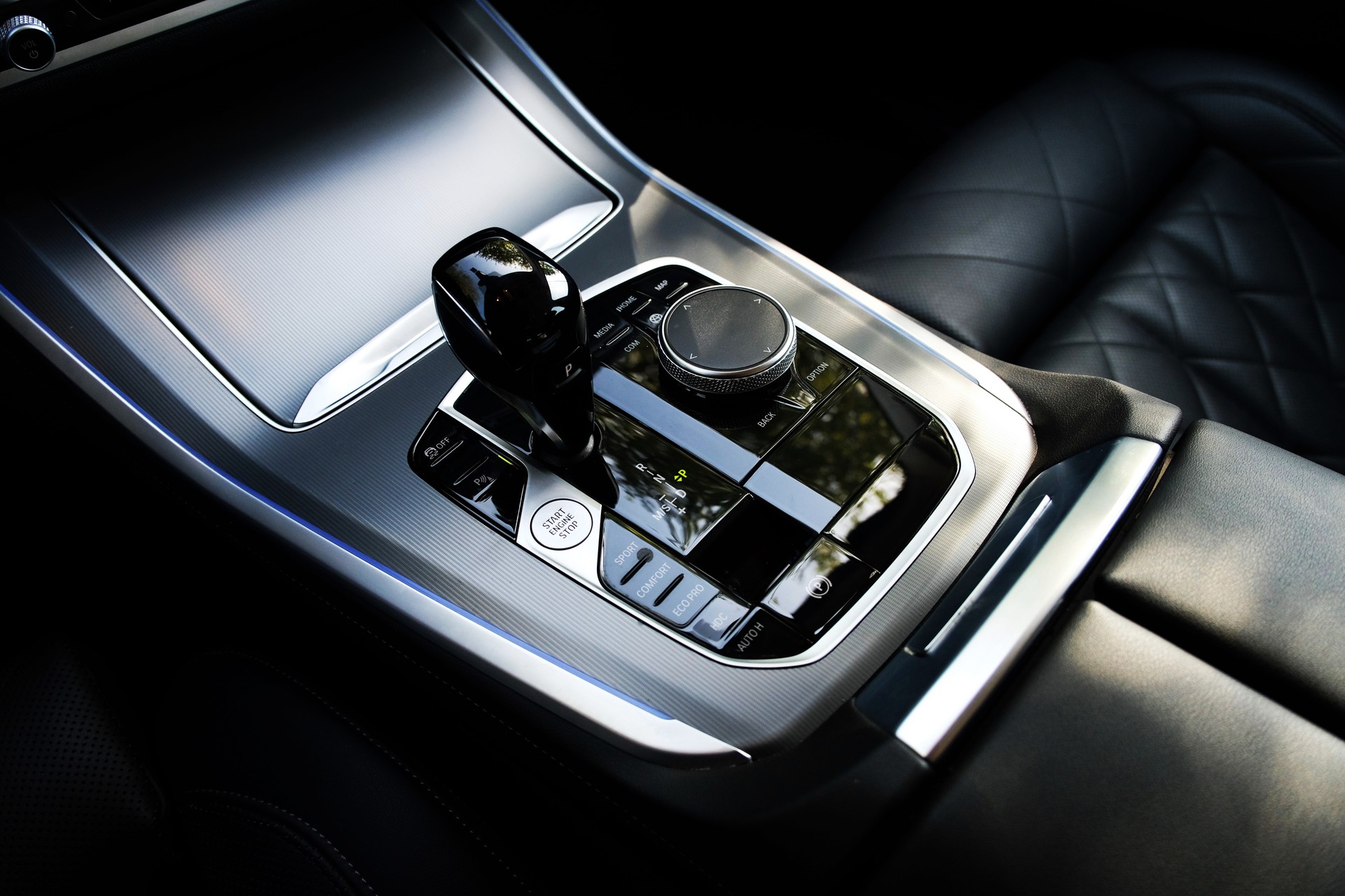 BMW X5 xDrive 48V 40i Steptronic-image-15