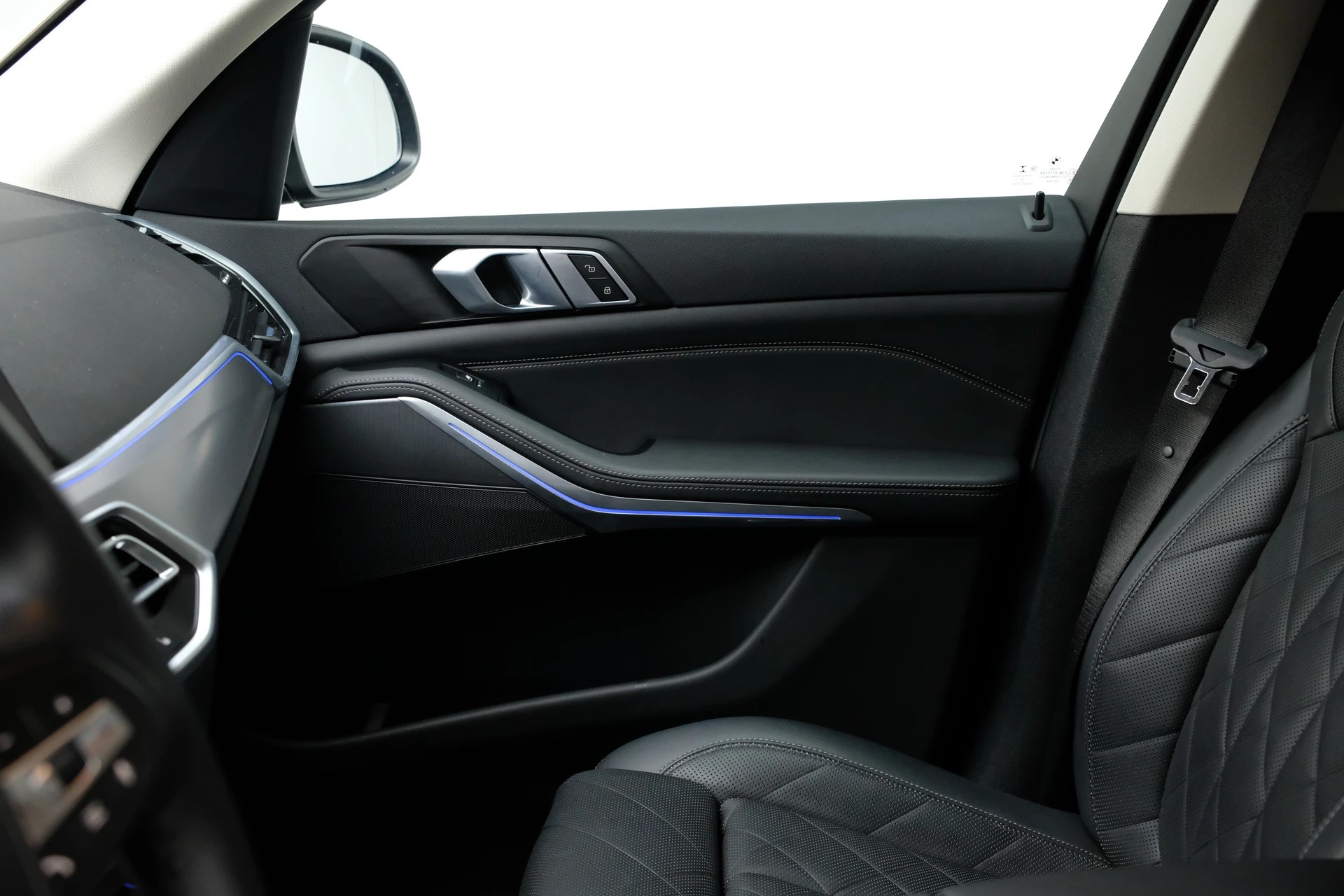 BMW X5 xDrive 48V 40i Steptronic-image-17