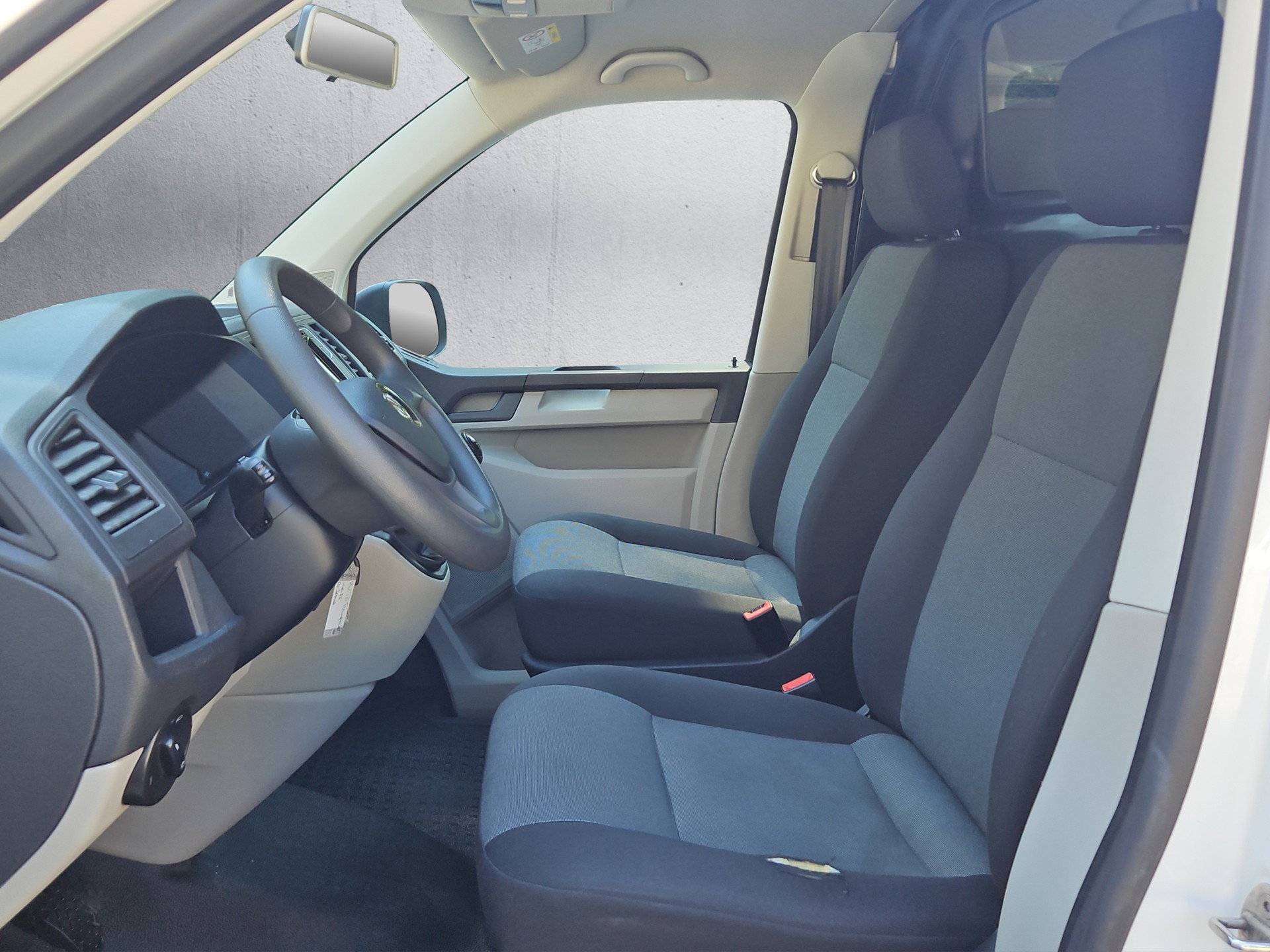 VW T6 2.0 TDI Transporter 2.0 TDI - Innenausbau-image-8