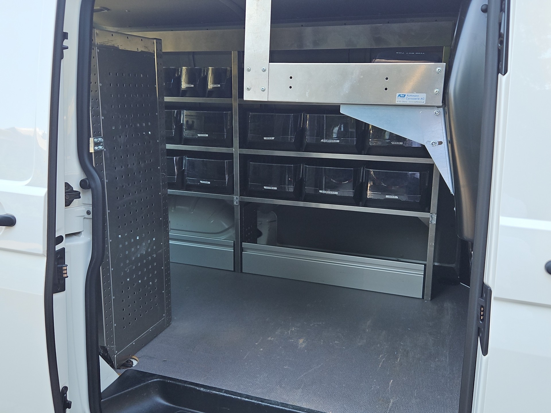 VW T6 2.0 TDI Transporter 2.0 TDI - Innenausbau-image-16