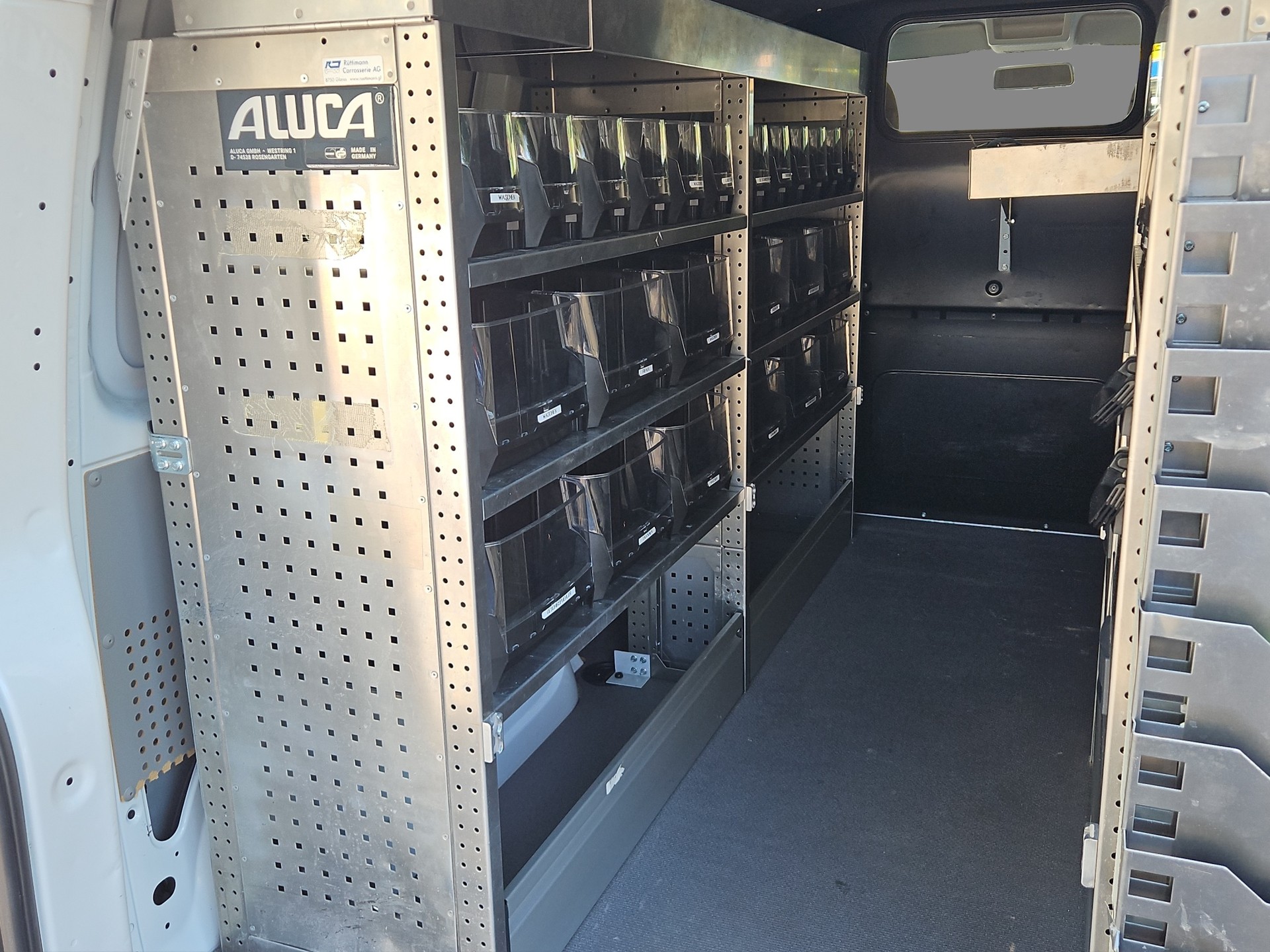 VW T6 2.0 TDI Transporter 2.0 TDI - Innenausbau-image-17