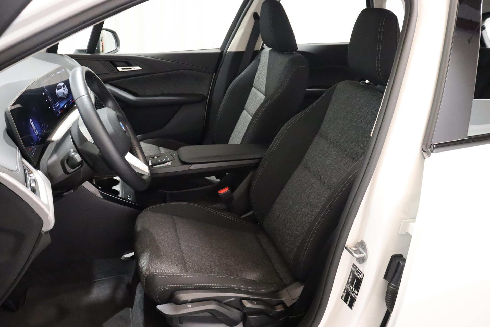 BMW 218i Active Tourer-image-6