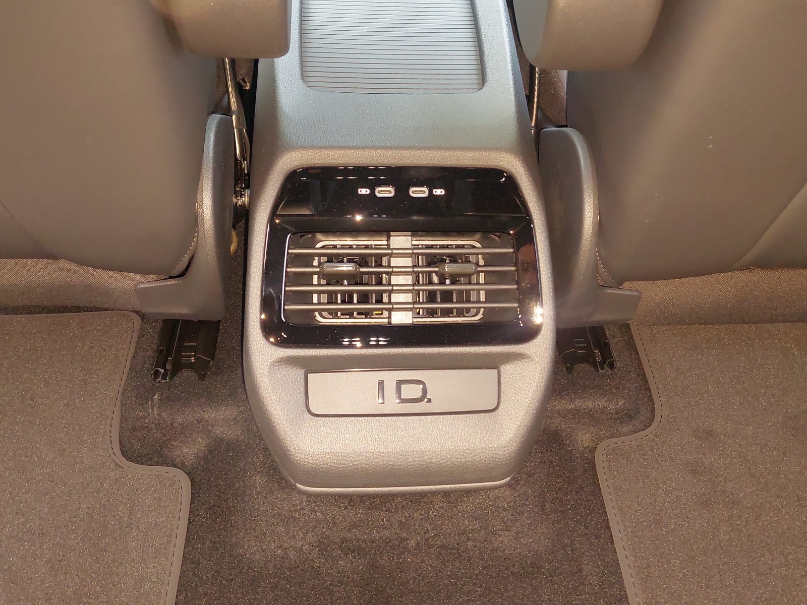 VW ID.4 Pro 77 kWh 4 Motion-image-10