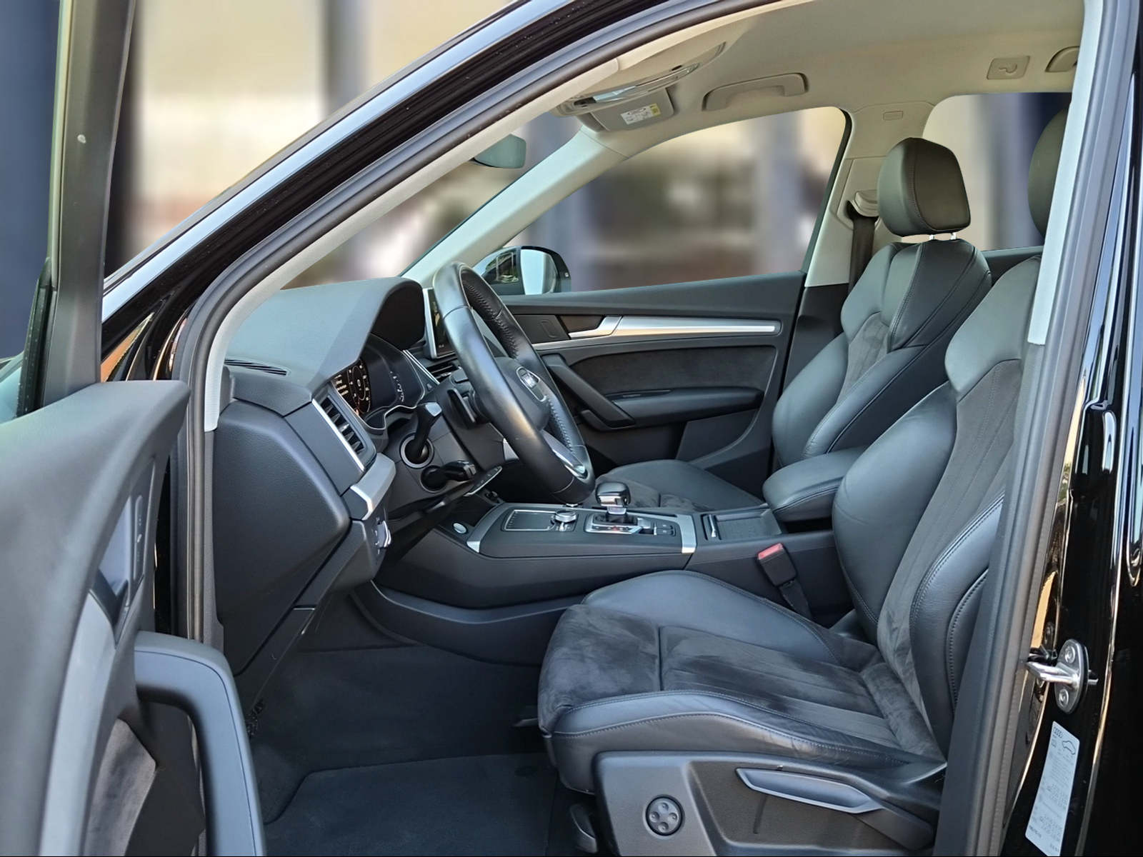 AUDI Q5 2.0 TDI sport quattro S-tronic Mythosschwarz Metallic-image-8