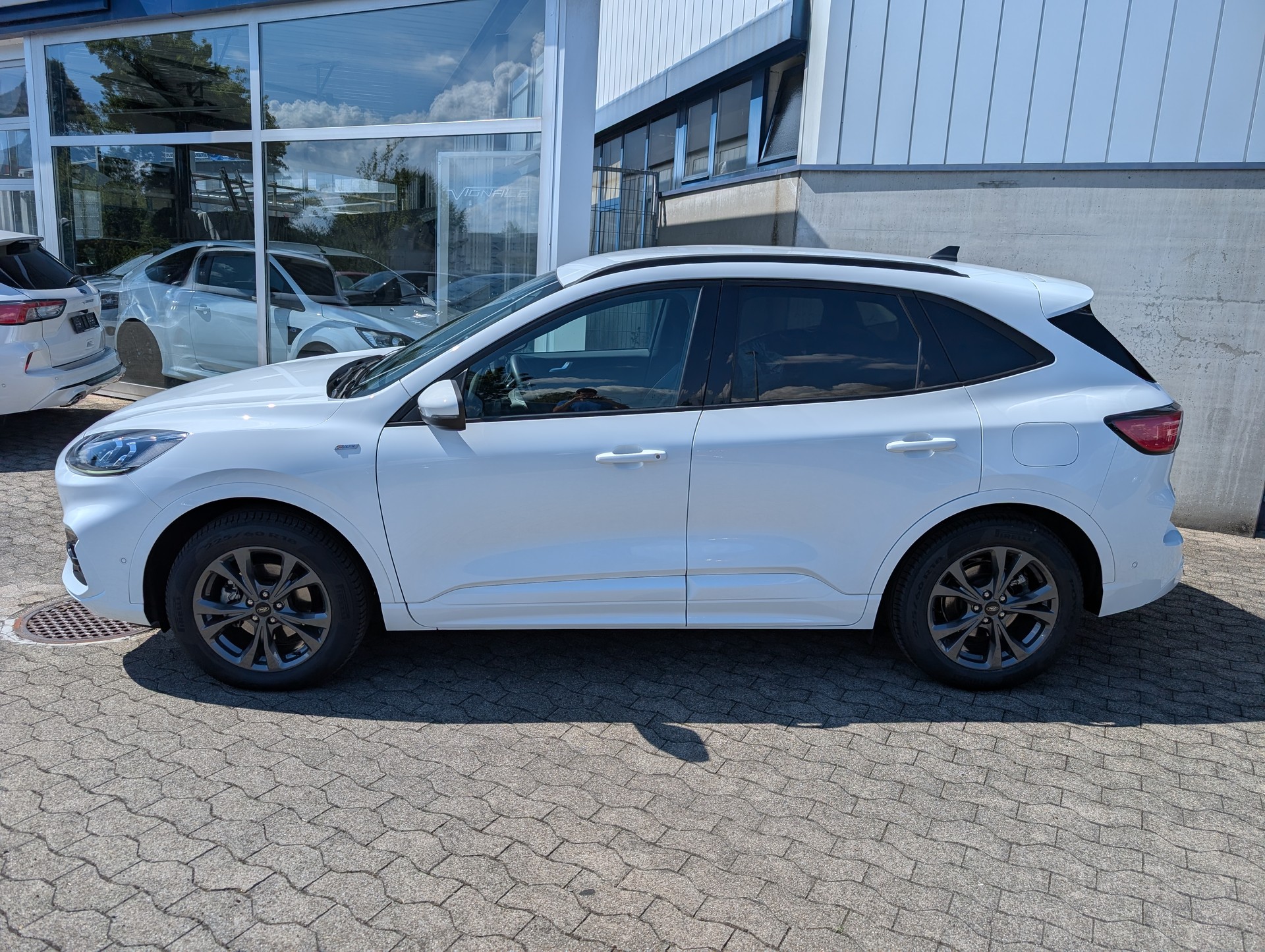 FORD Kuga 2.5 FHEV ST-Line X 4WD-image-6