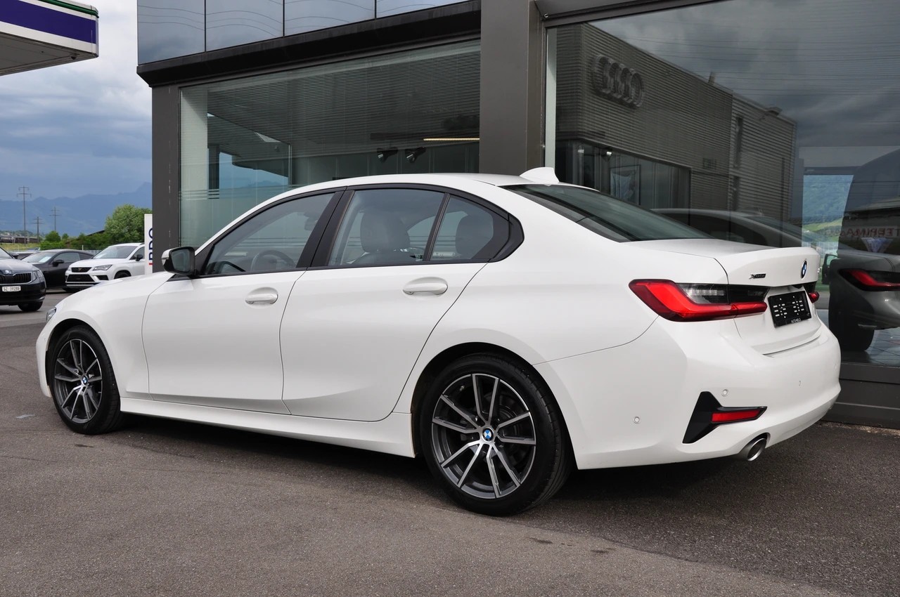 BMW 320d xDrive Steptronic-image-5