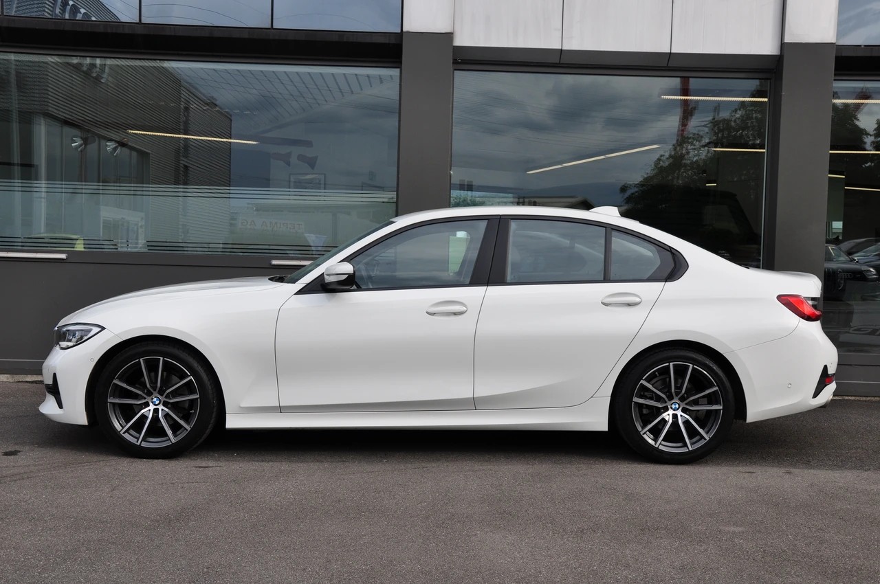 BMW 320d xDrive Steptronic-image-4