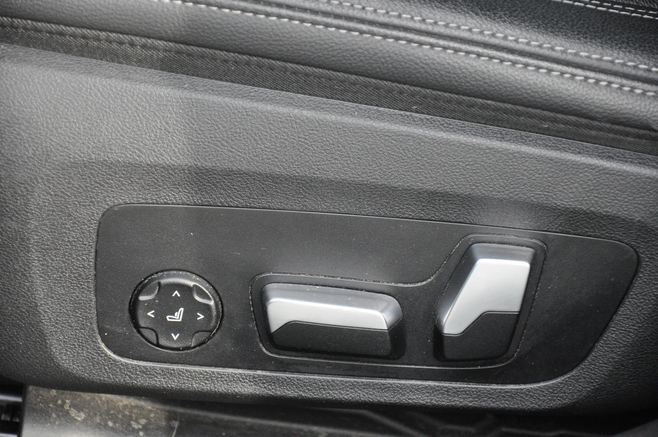 BMW 320d xDrive Steptronic-image-21