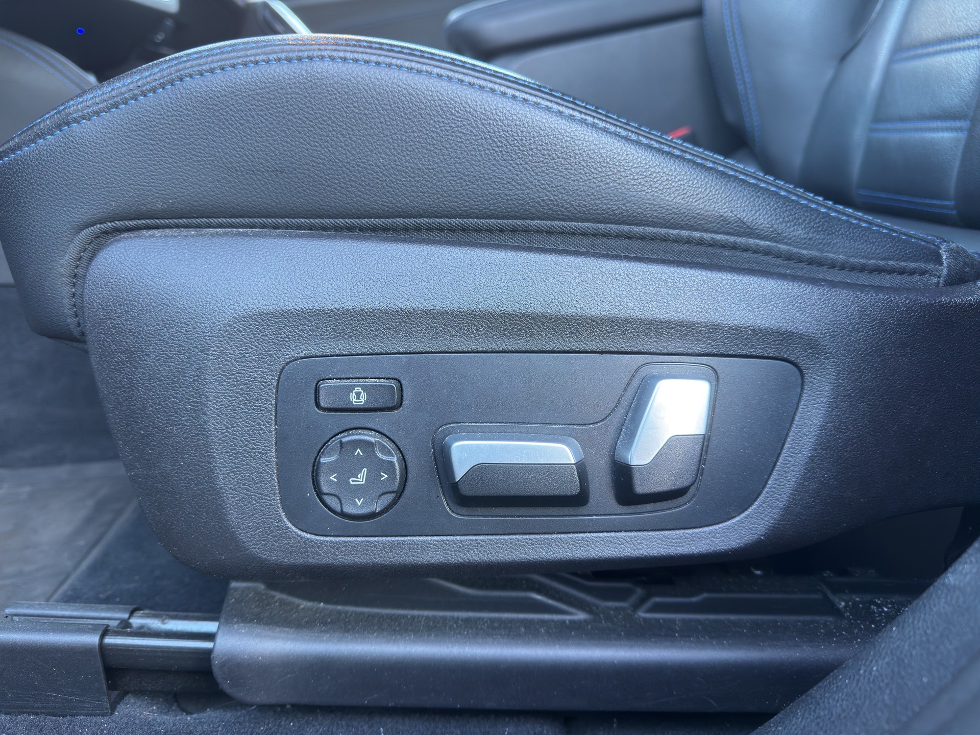 BMW X4 20d xDrive-image-13