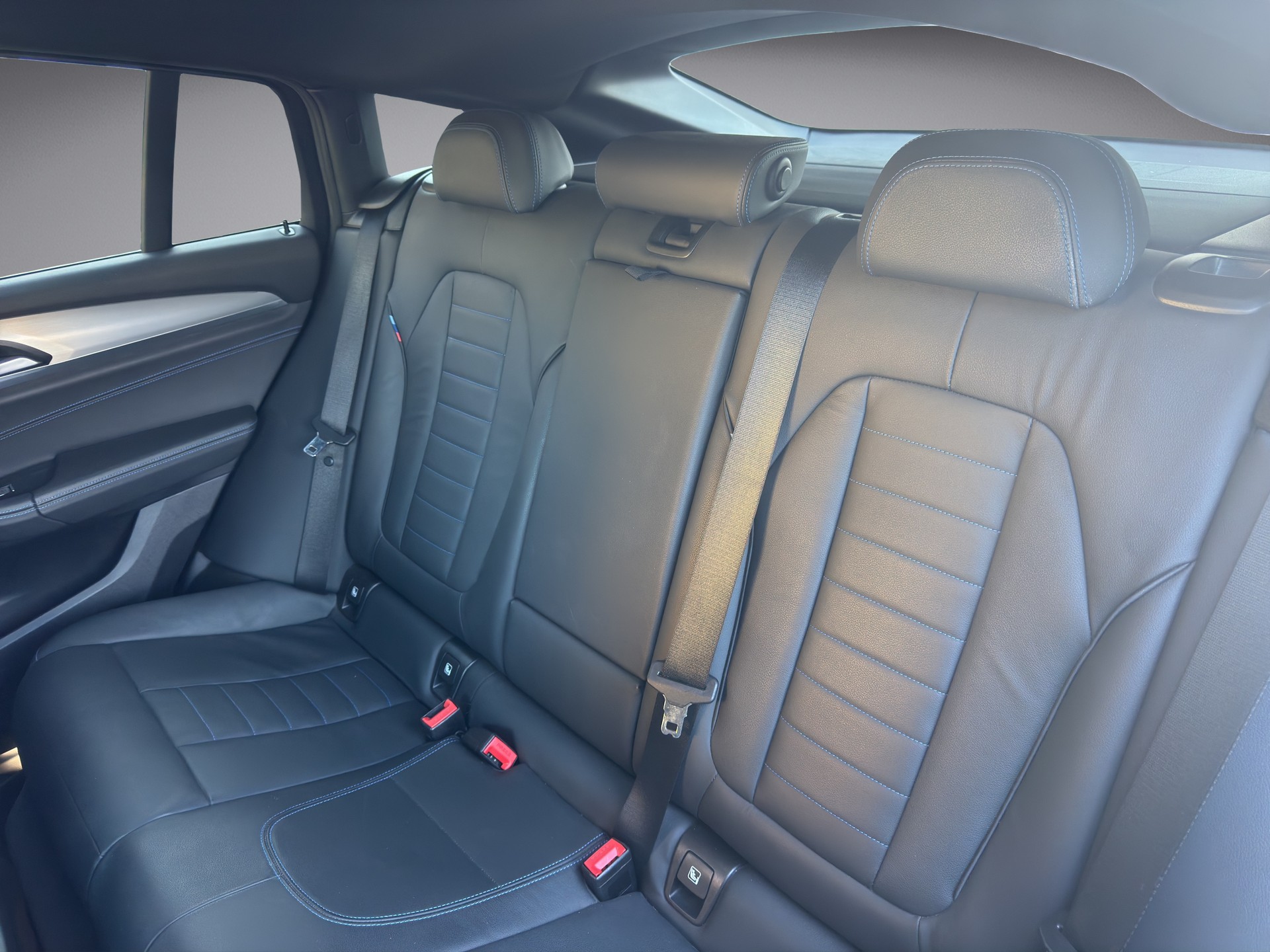 BMW X4 20d xDrive-image-15