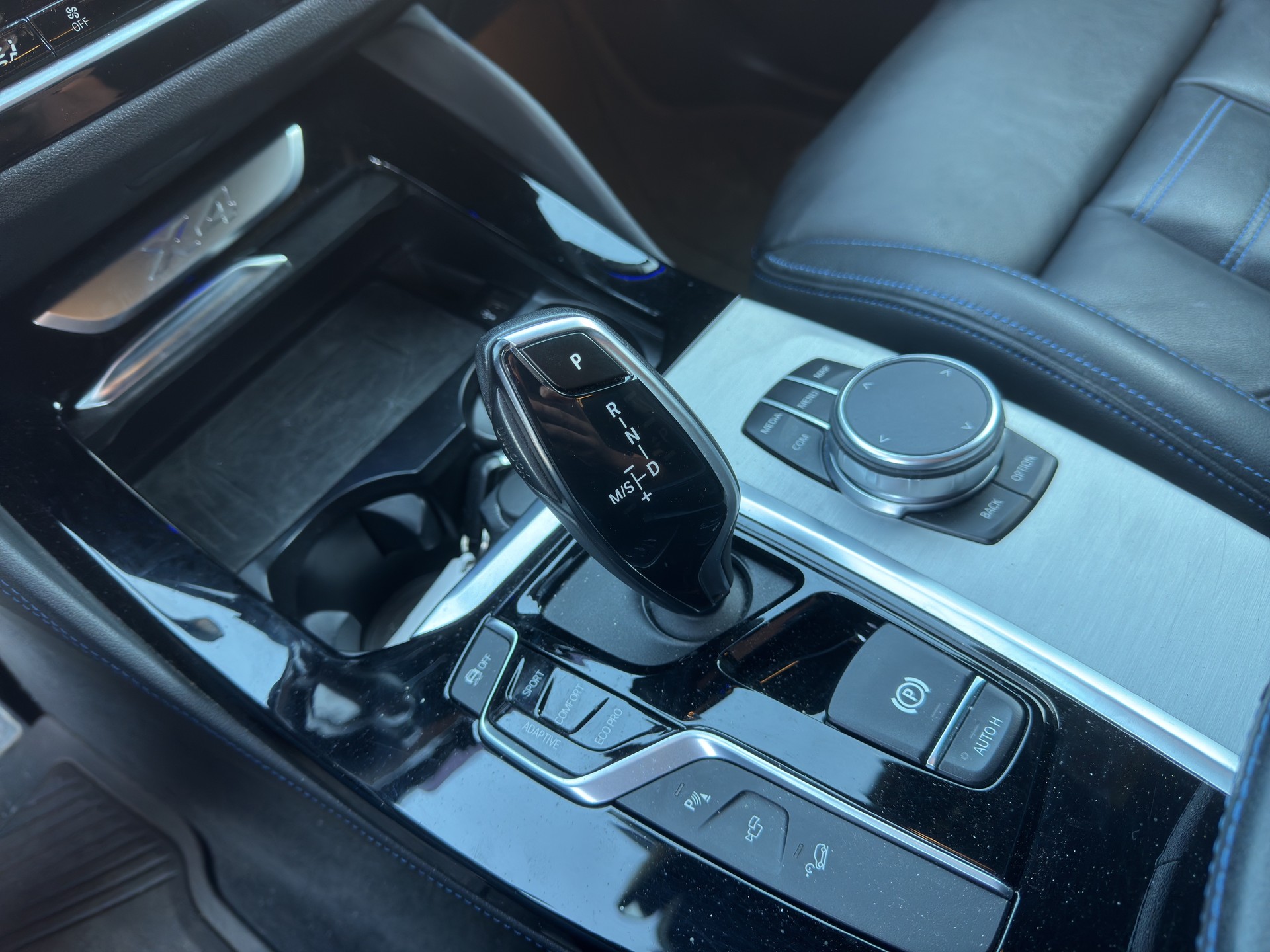 BMW X4 20d xDrive-image-12