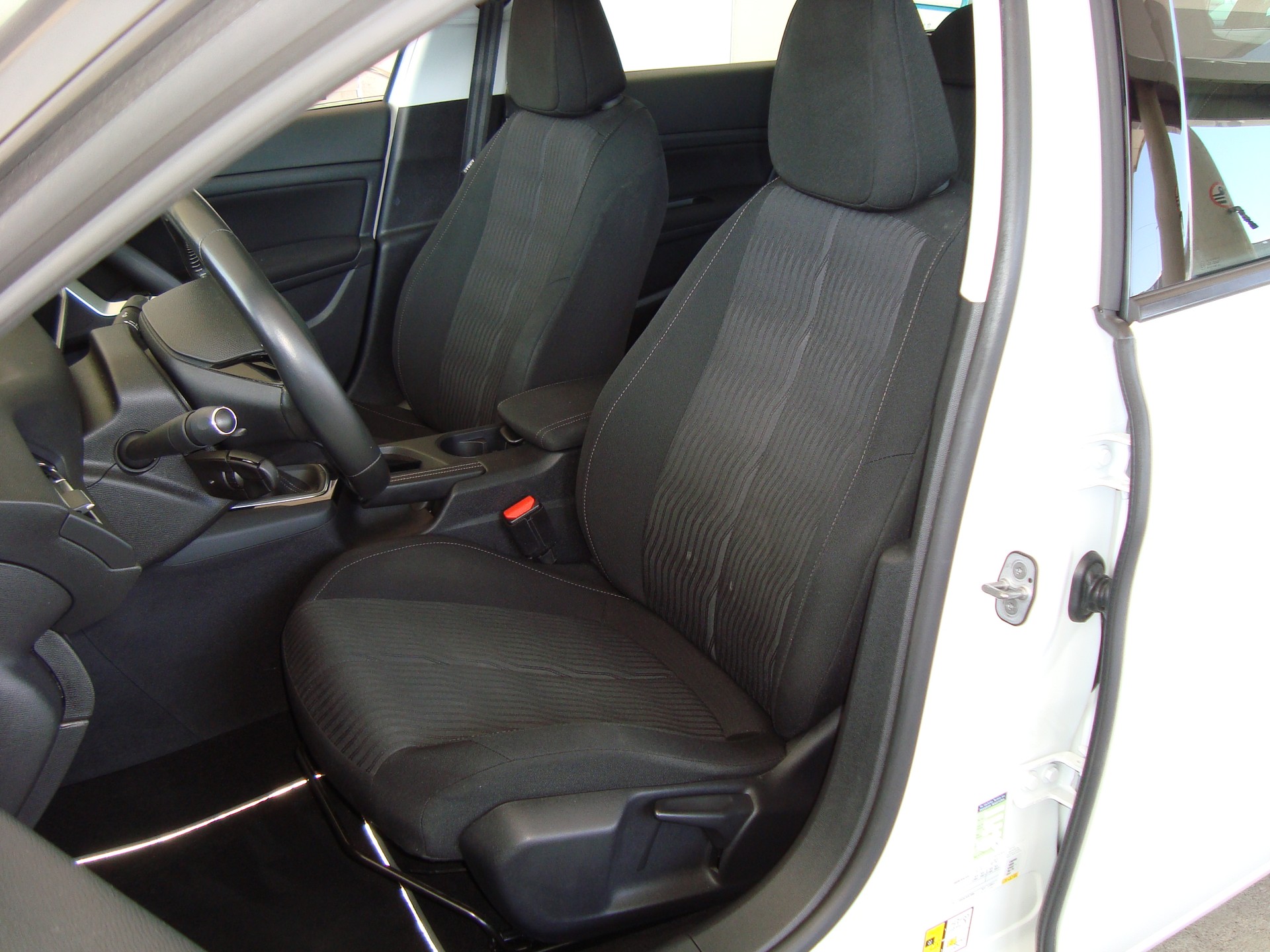PEUGEOT 308 SW 1.2 THP Féline-image-6