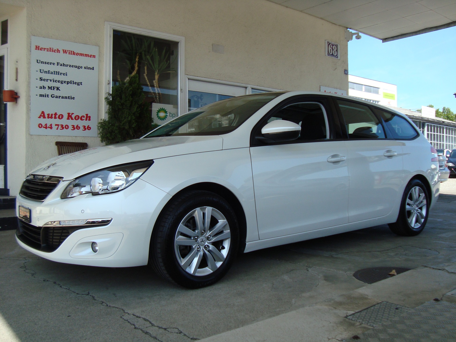 PEUGEOT 308 SW 1.2 THP Féline-image-0