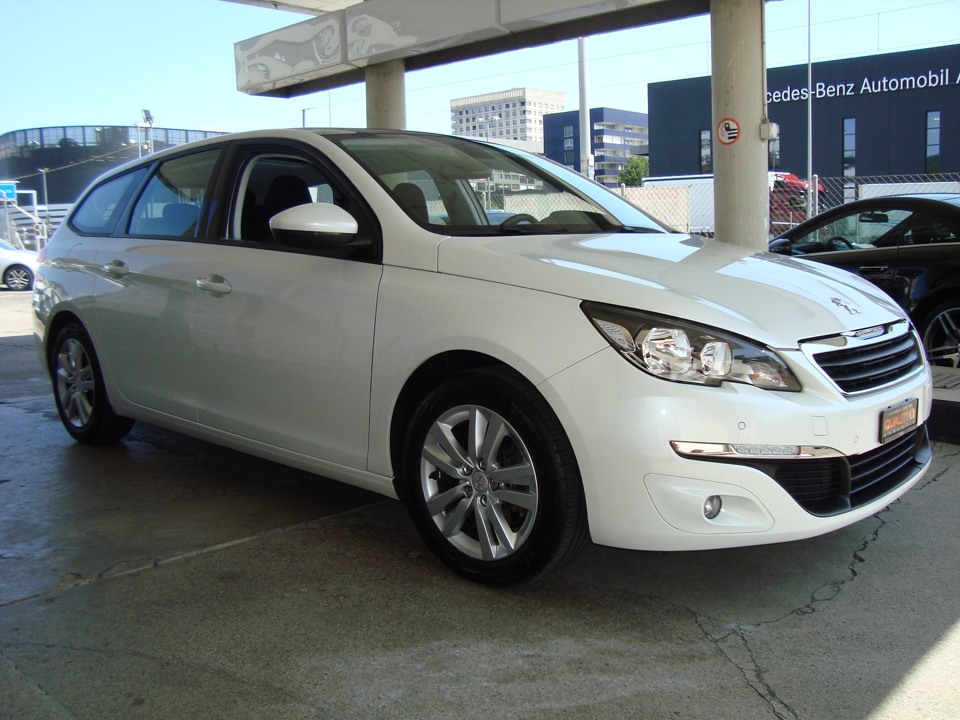 PEUGEOT 308 SW 1.2 THP Féline-image-2