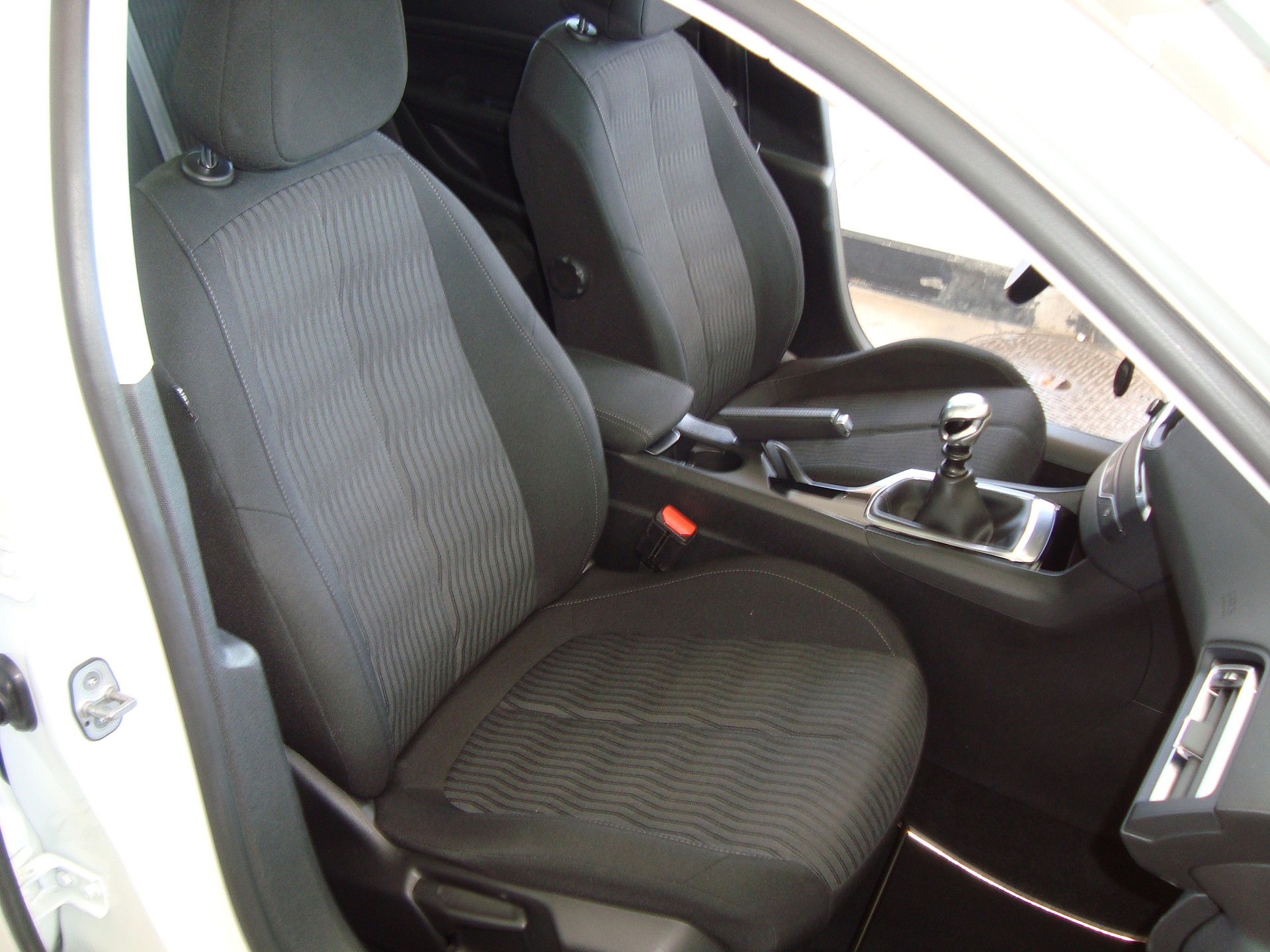PEUGEOT 308 SW 1.2 THP Féline-image-9