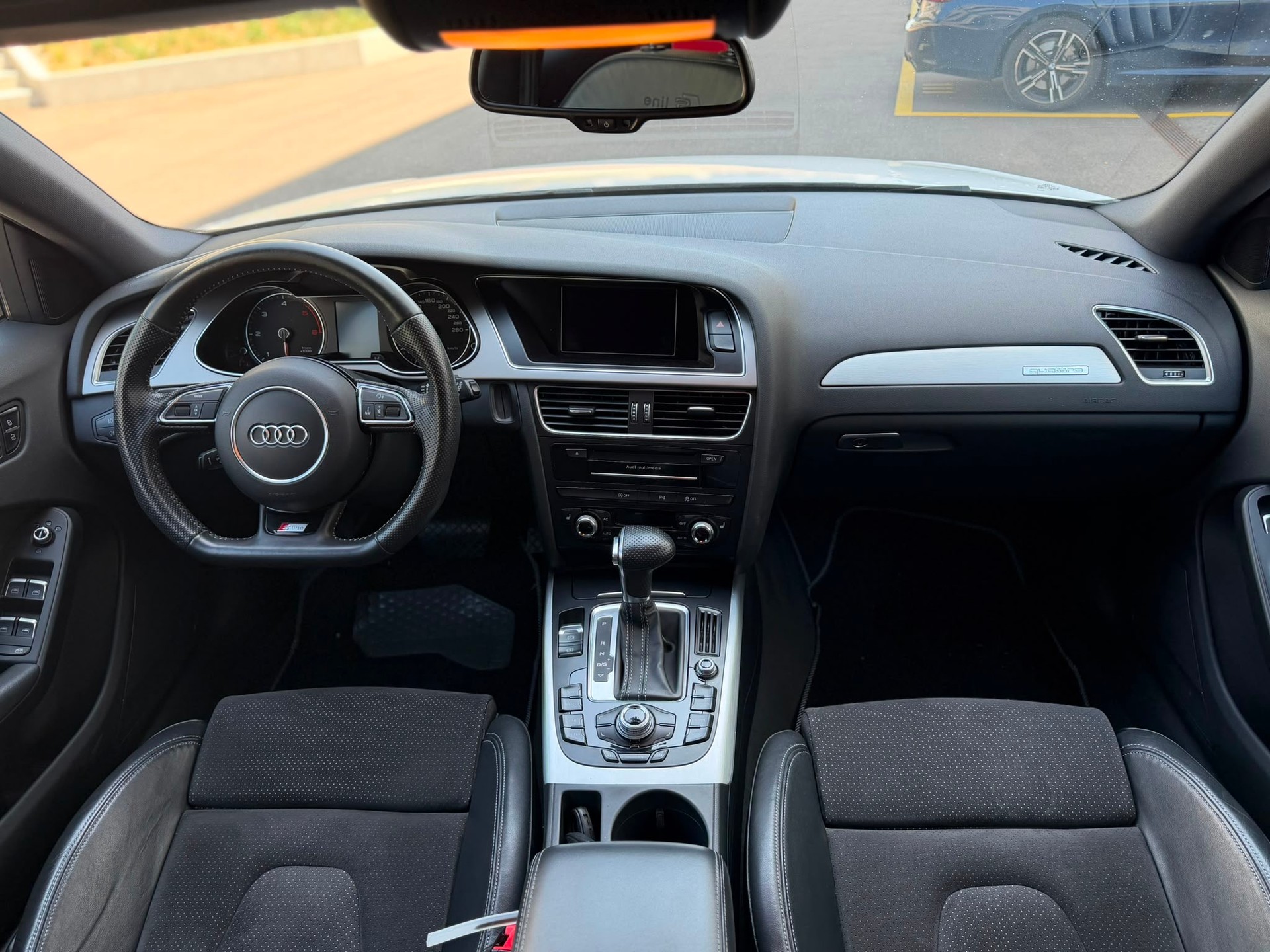 AUDI A4 Avant 3.0 TDI quattro S-tronic-image-7