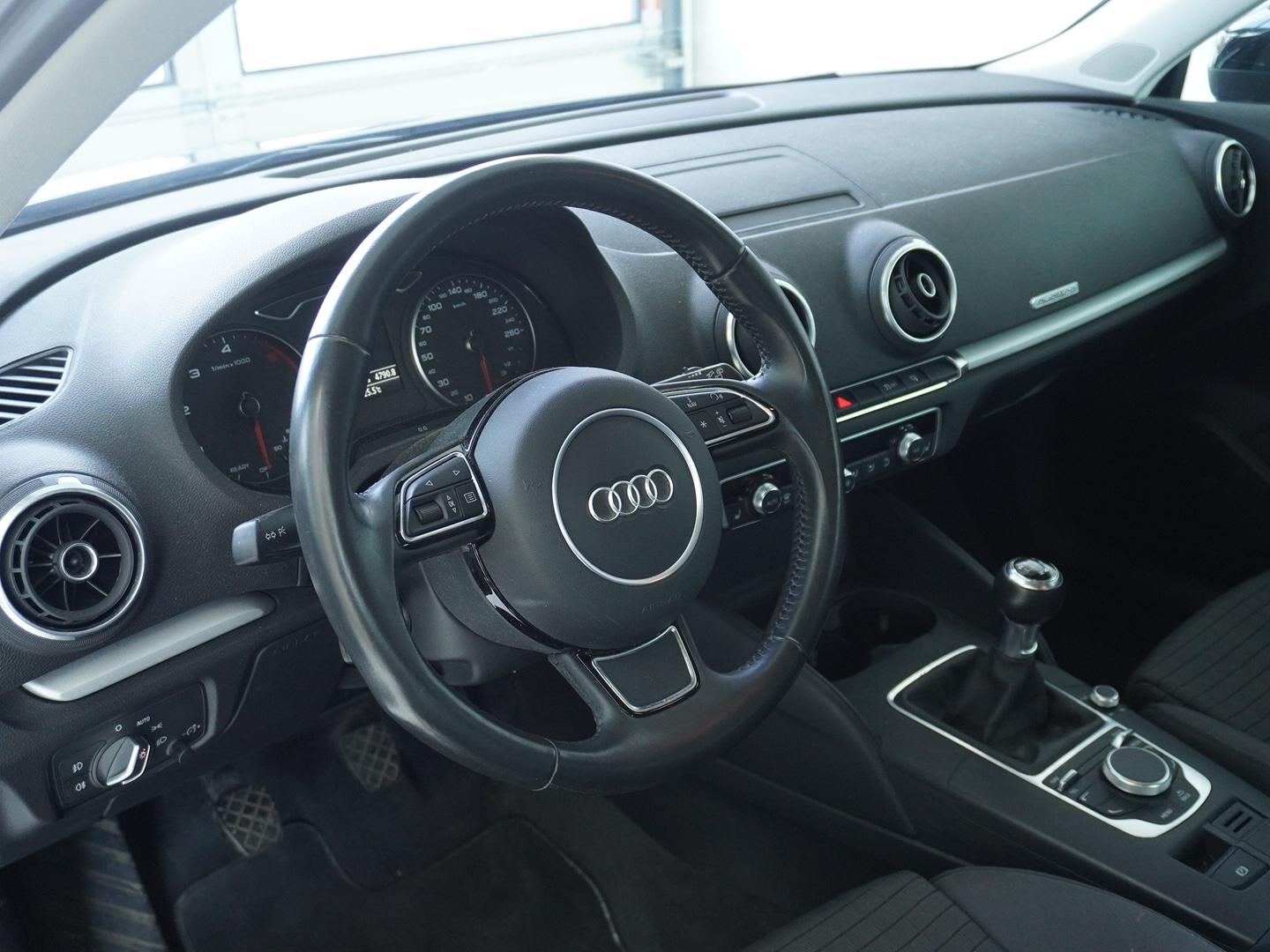AUDI A3 Sportback 2.0 TDI Ambition quattro-showroom-element-3