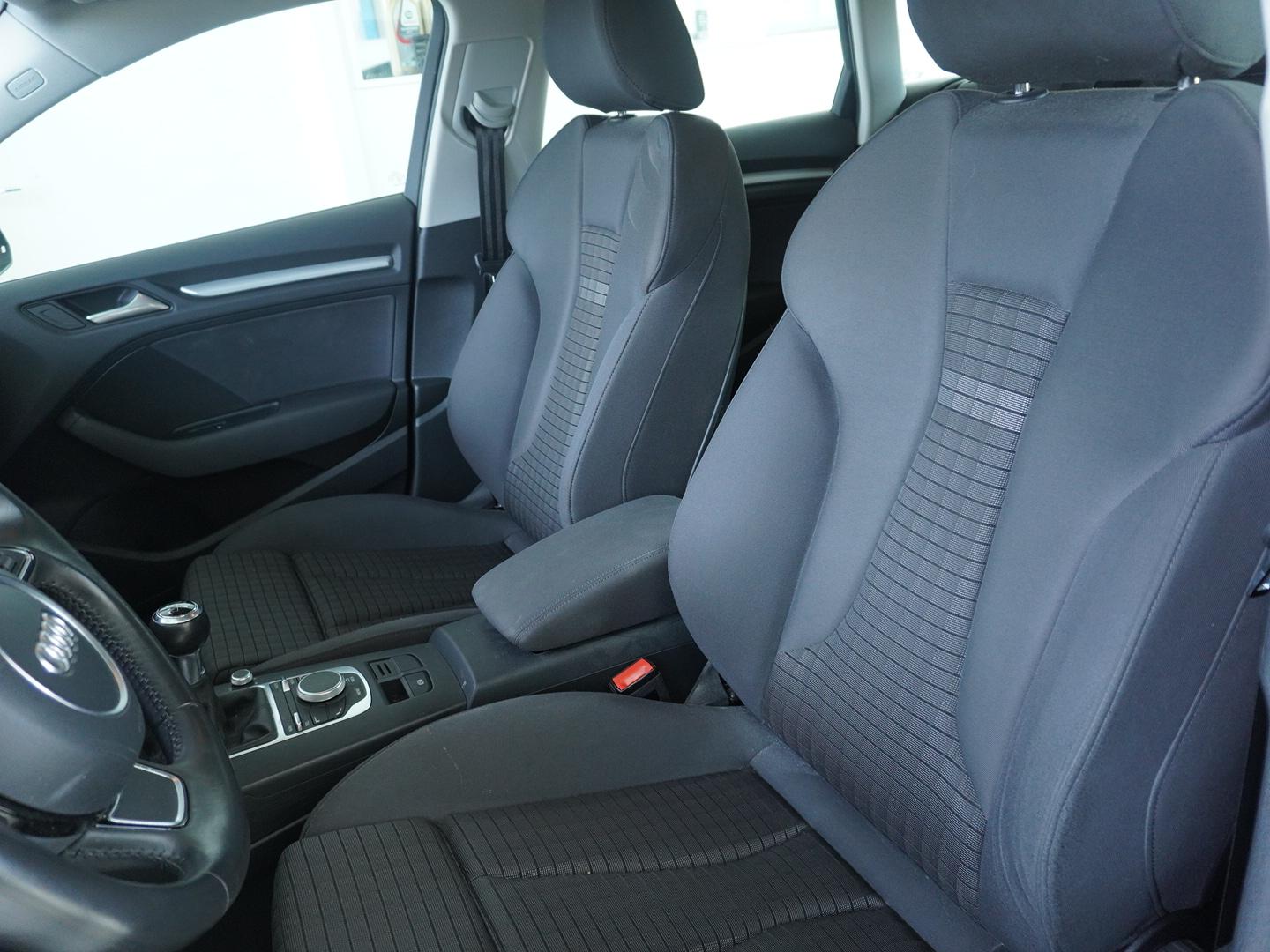 AUDI A3 Sportback 2.0 TDI Ambition quattro-image-4