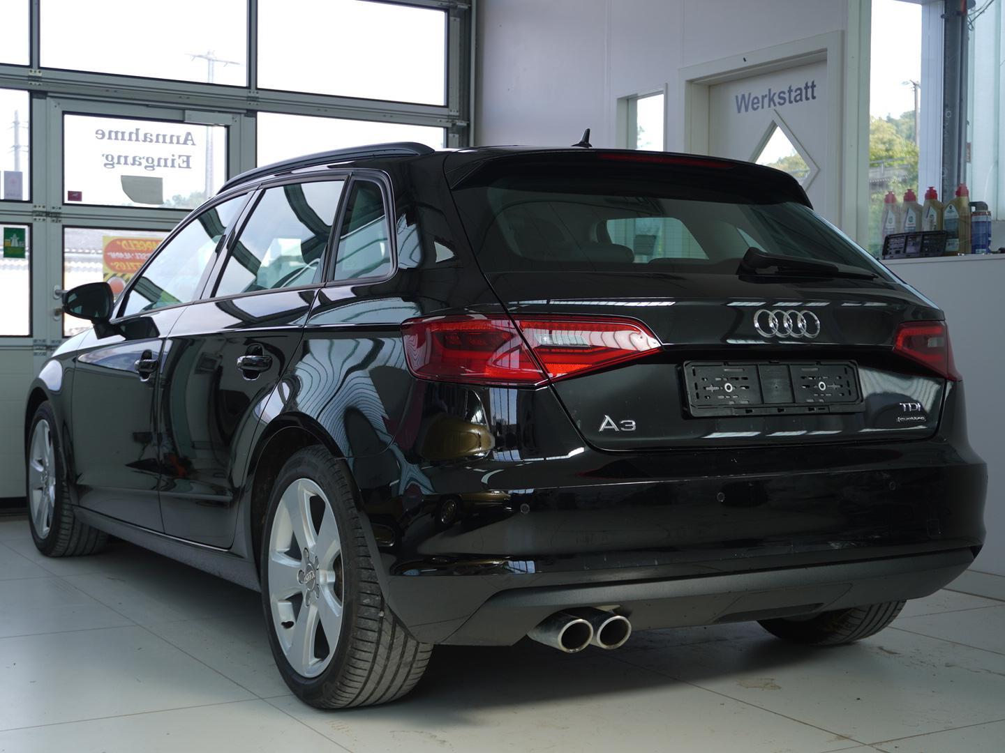 AUDI A3 Sportback 2.0 TDI Ambition quattro-showroom-element-1